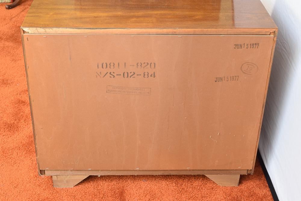 Pair of Vintage Thomasville Asian Style Nightstands