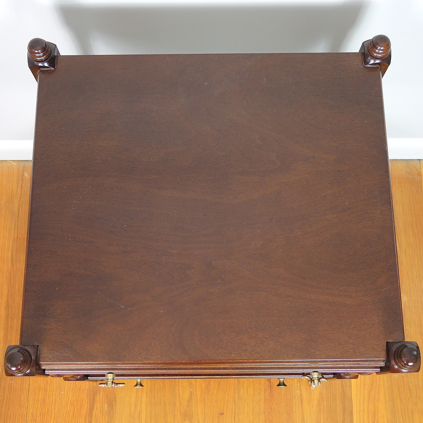 Bombay Company Side Table and Hand Painted Asian Inspired Lamp