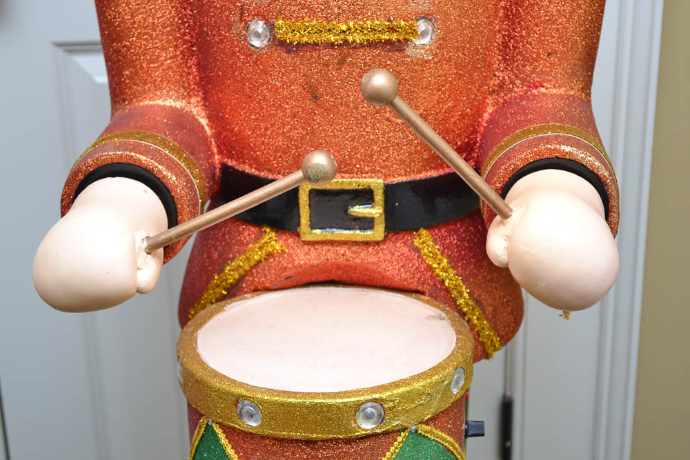 Holiday Outdoor Electric Toy Soldiers from Frontgate