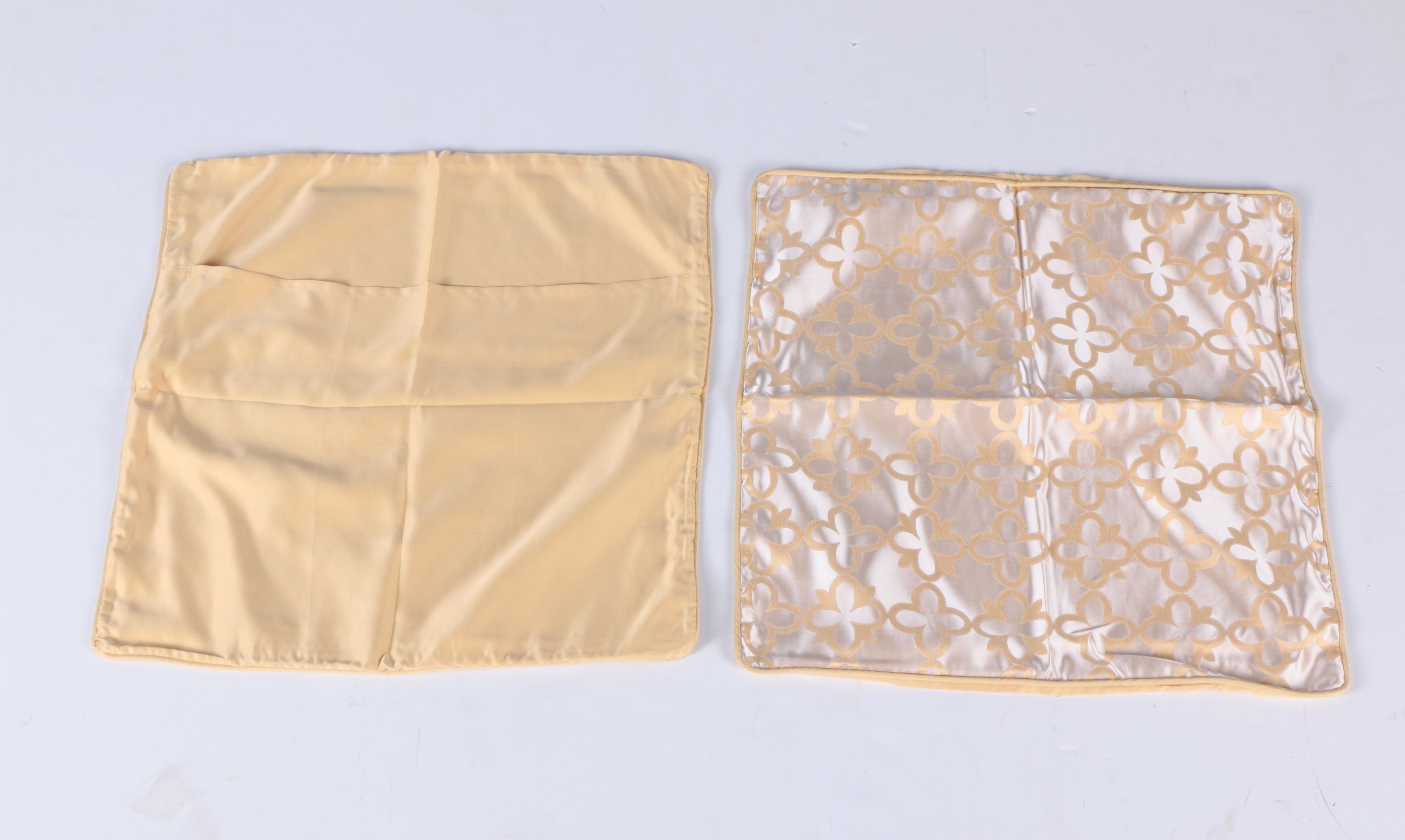 Colin Cowie King Comforter Set