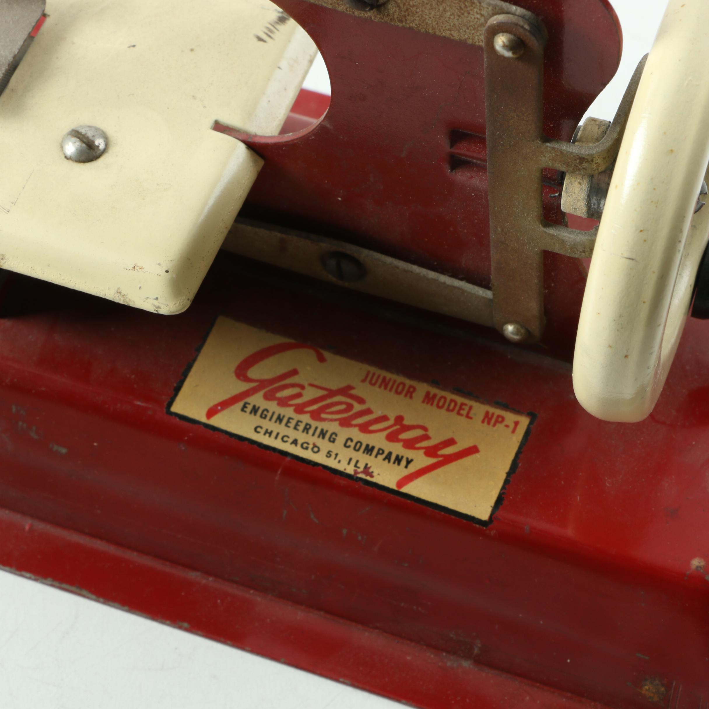 Vintage Gateway Junior Model NP-1 Toy Sewing Machine