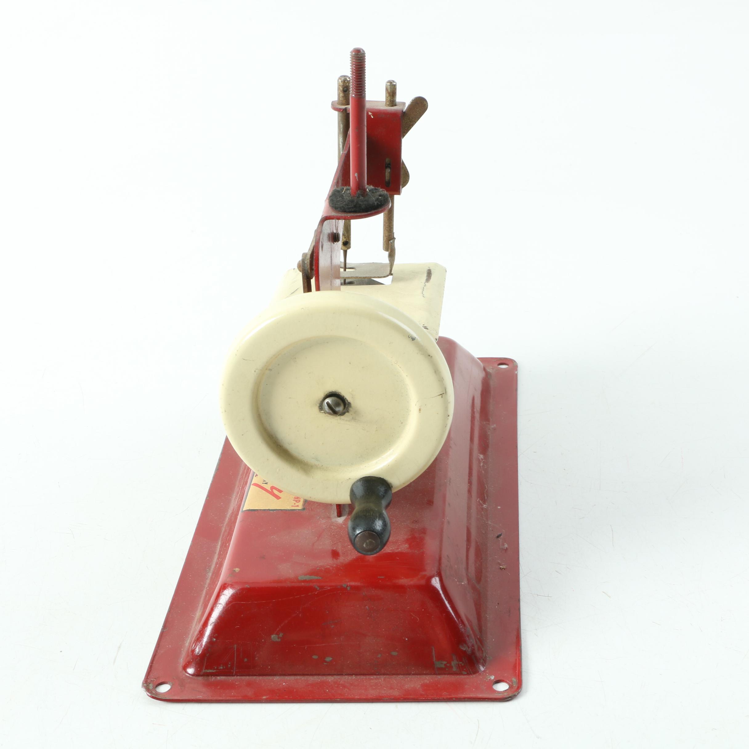 Vintage Gateway Junior Model NP-1 Toy Sewing Machine