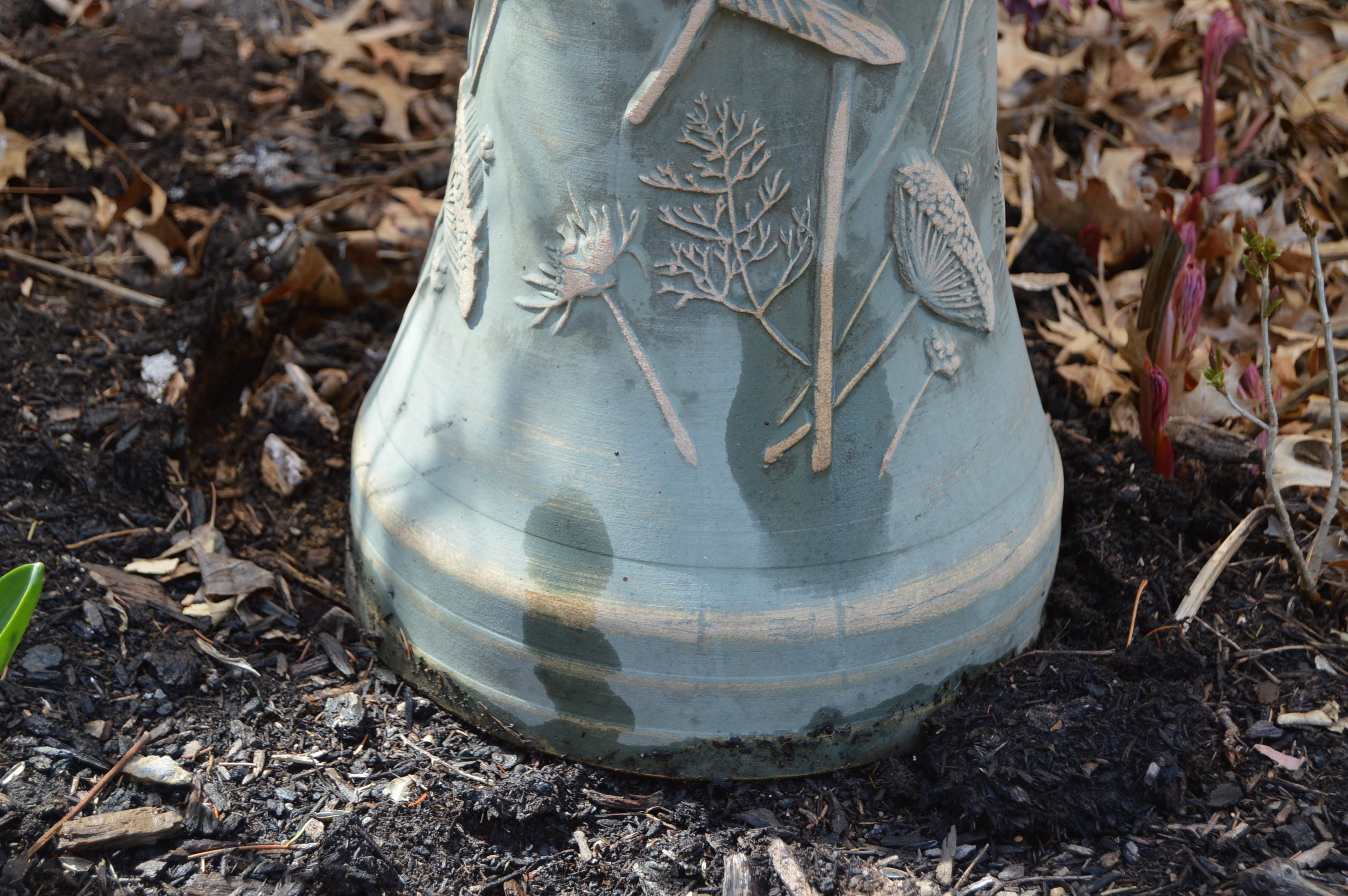 Ceramic Bird Bath with Dragonfly Decoration