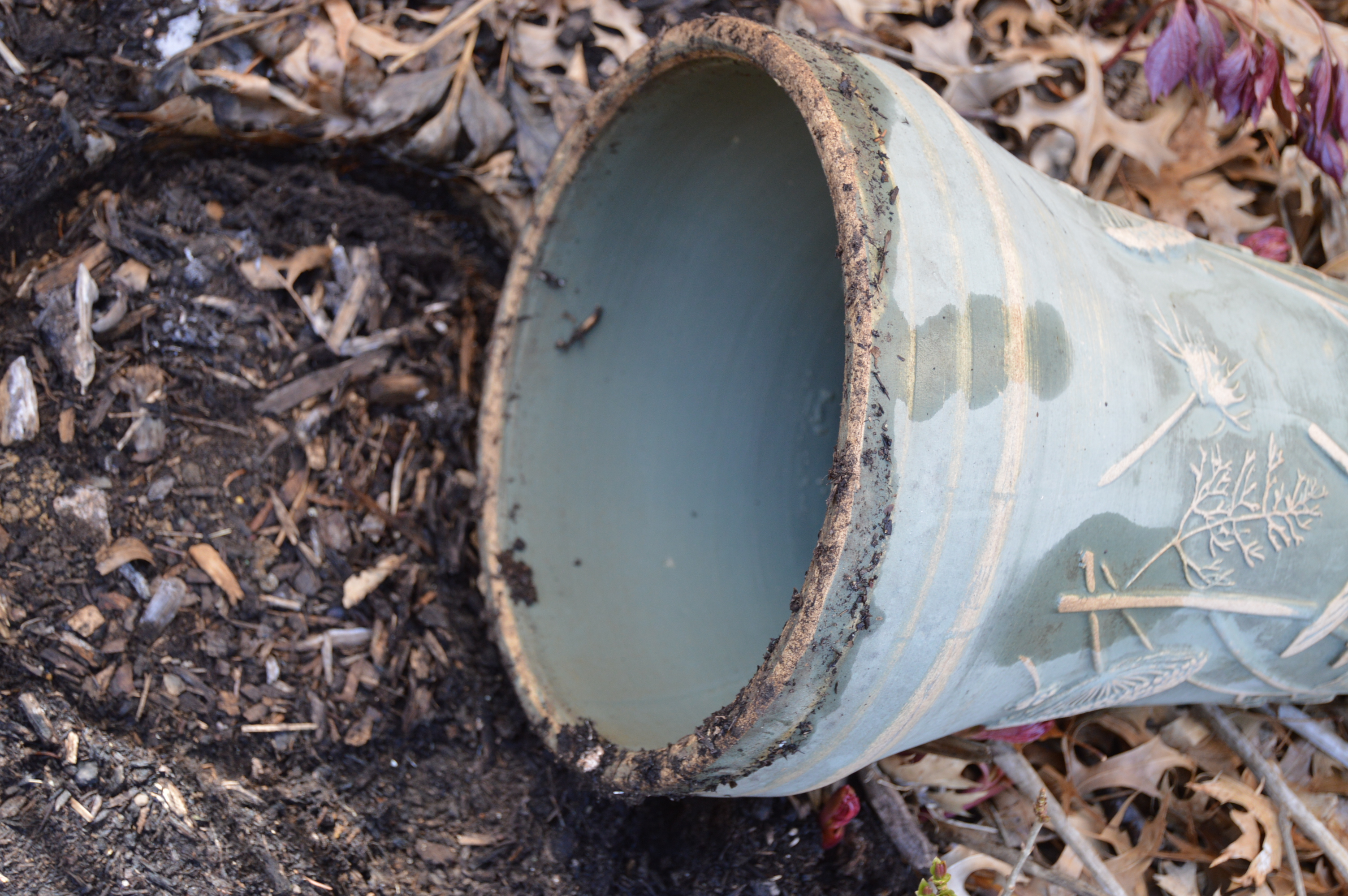 Ceramic Bird Bath with Dragonfly Decoration