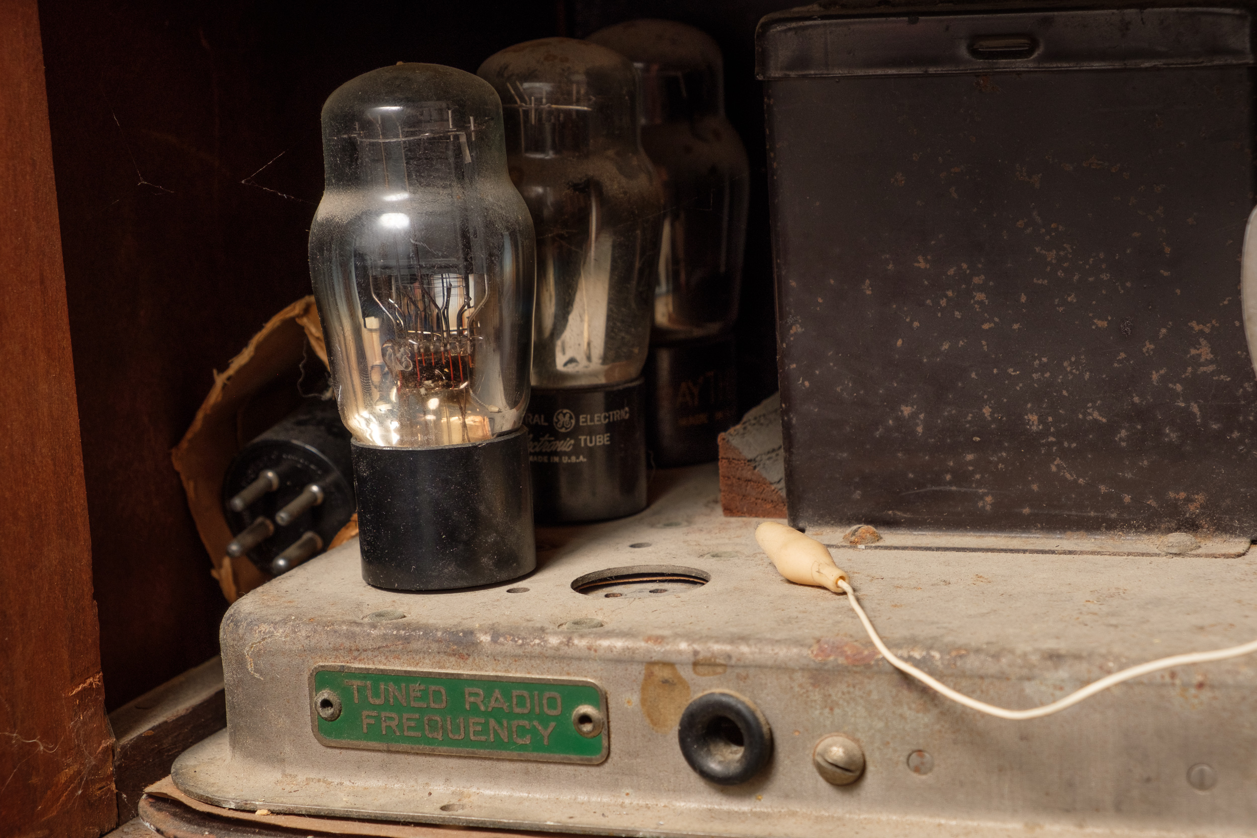 Vintage Atwater Kent Model 70 Console Radio