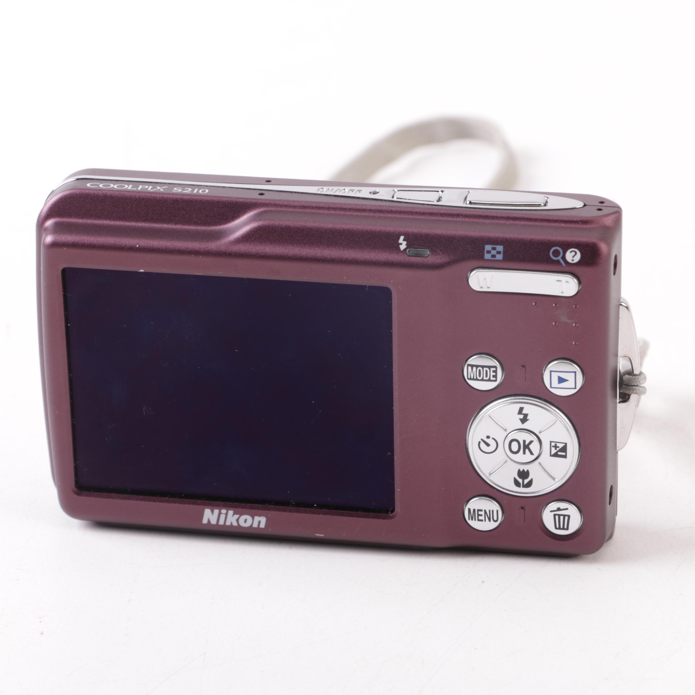 Nikon Coolpix S220 Digital Camera