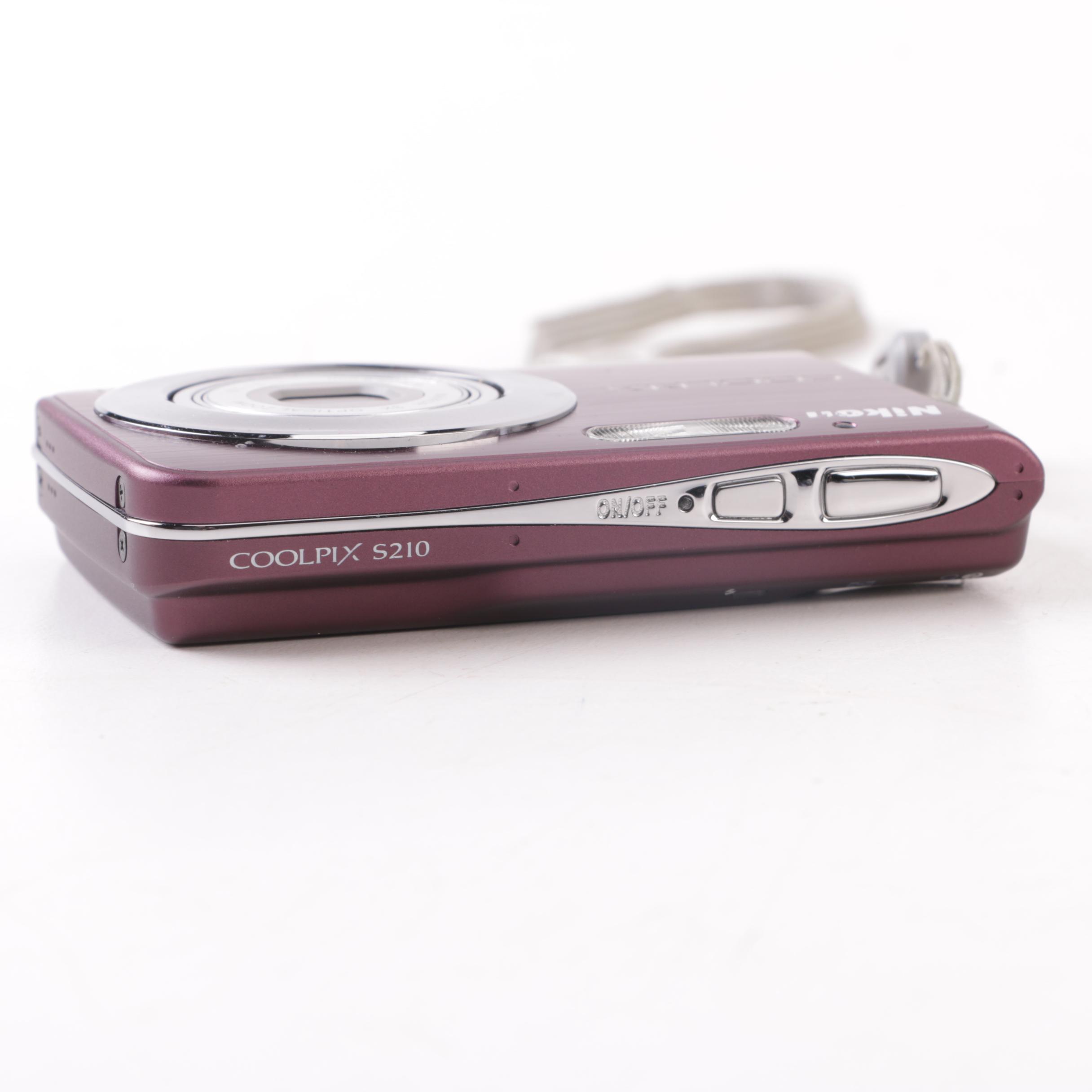 Nikon Coolpix S220 Digital Camera