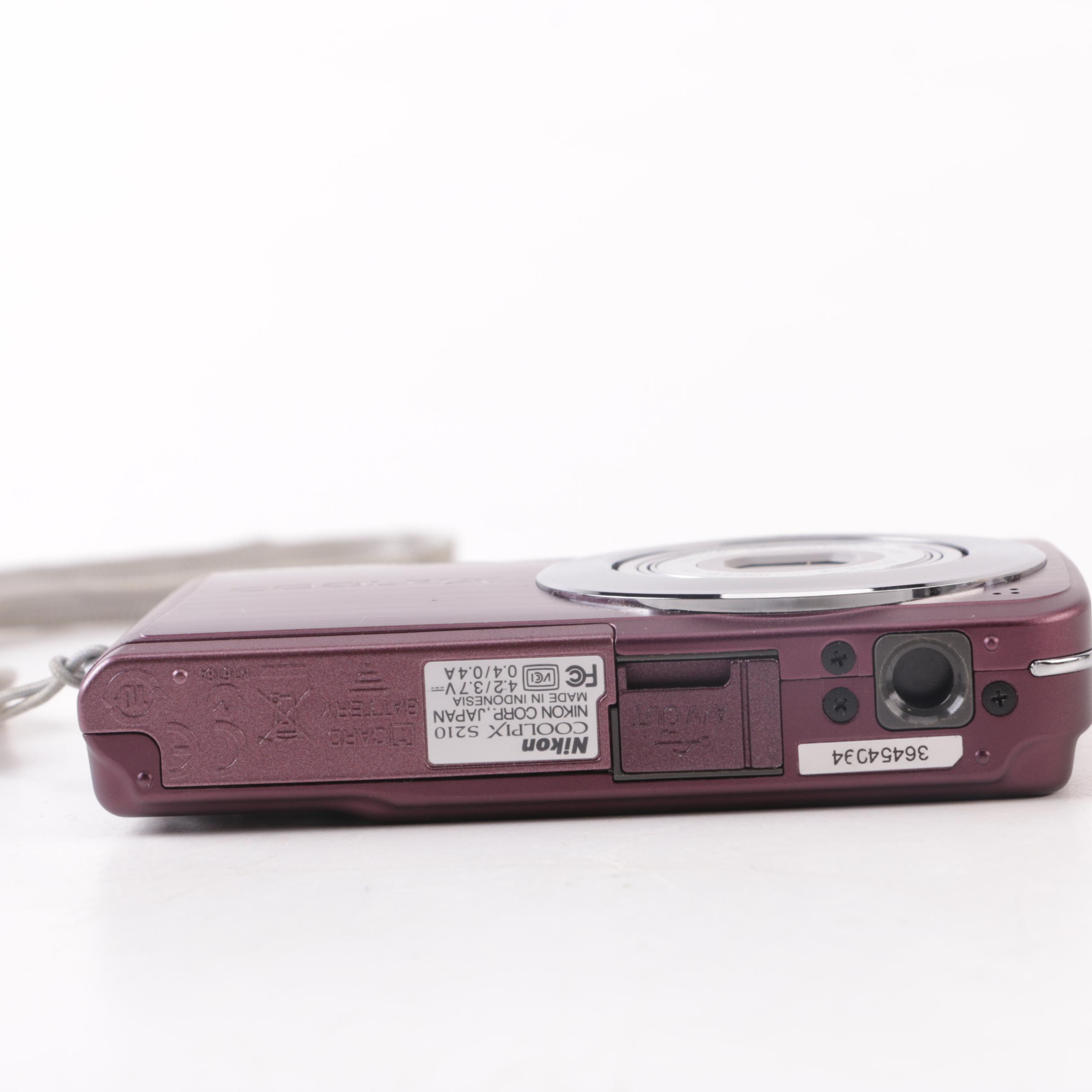 Nikon Coolpix S220 Digital Camera