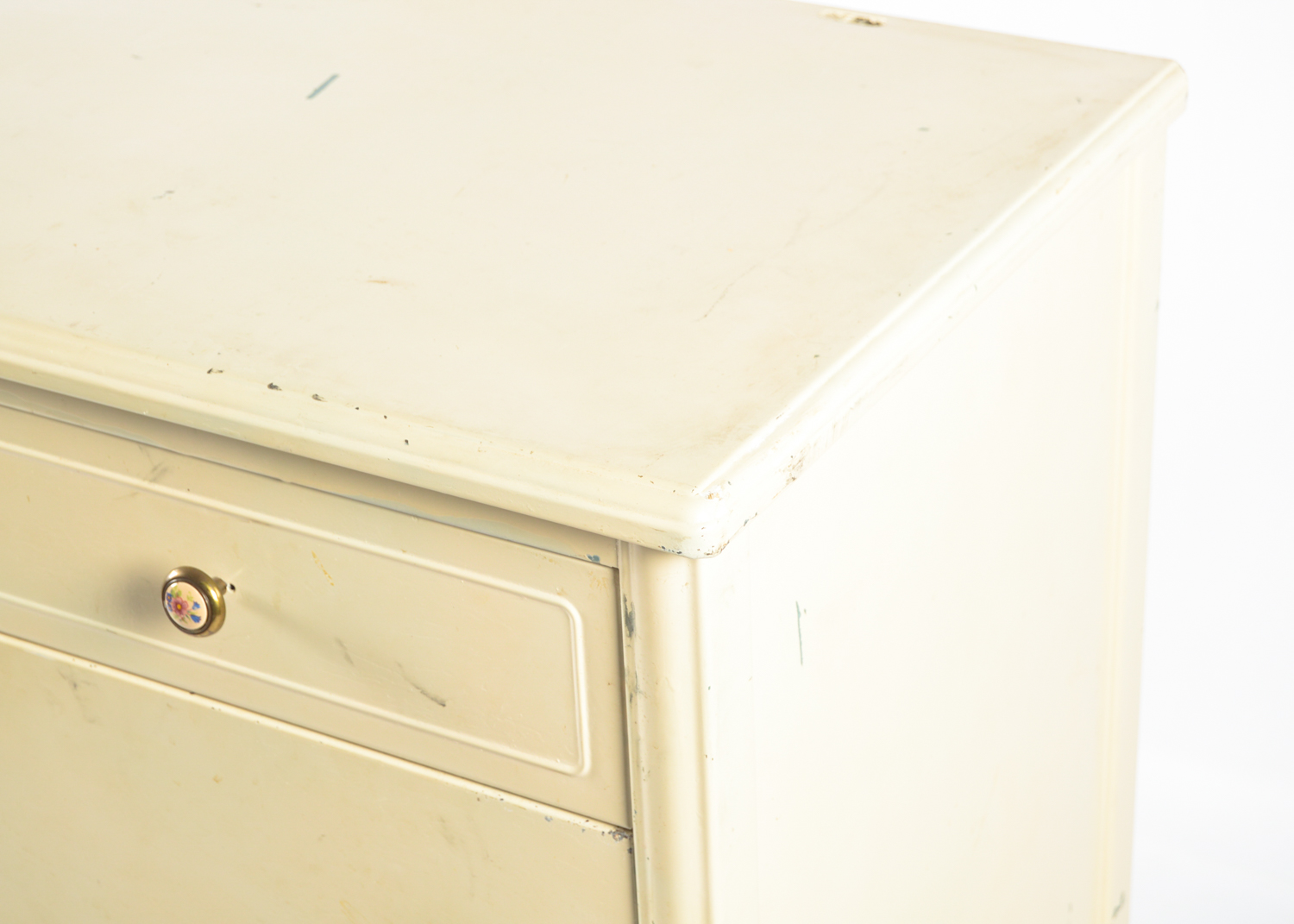 Simmons Sheraton style painted dresser