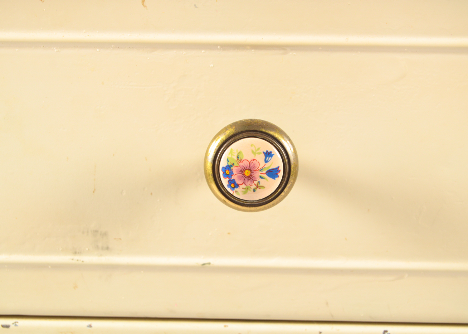 Simmons Sheraton style painted dresser