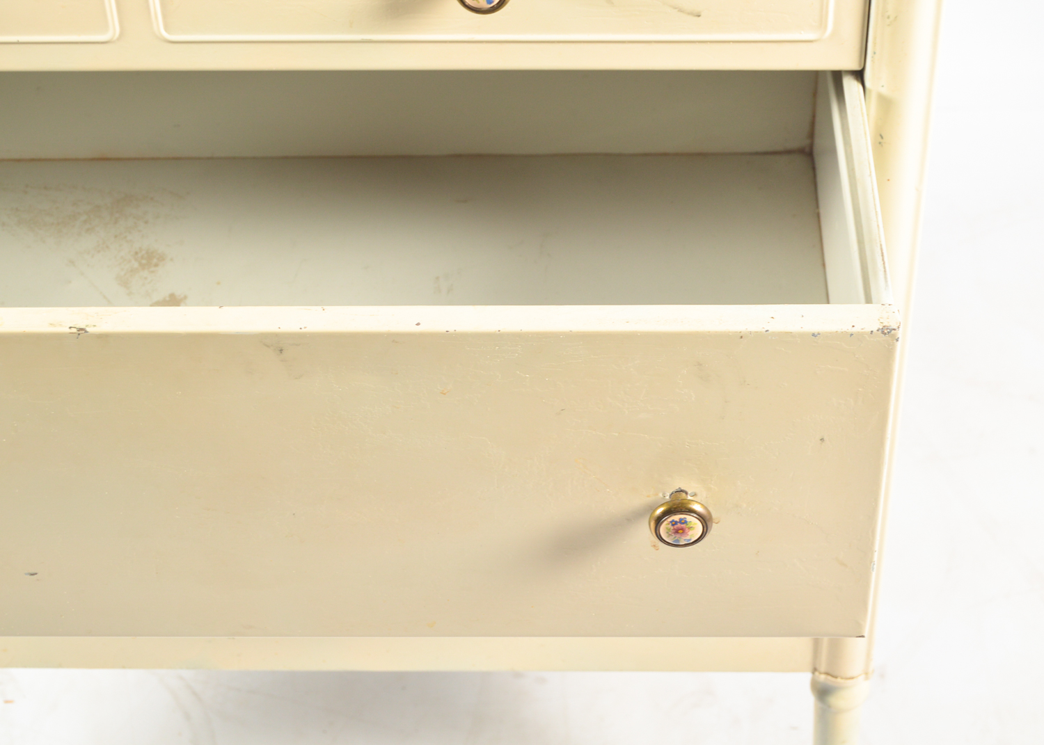 Simmons Sheraton style painted dresser