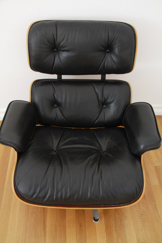 Vintage Charles Eames Lounge Chair and Ottoman by Herman Miller