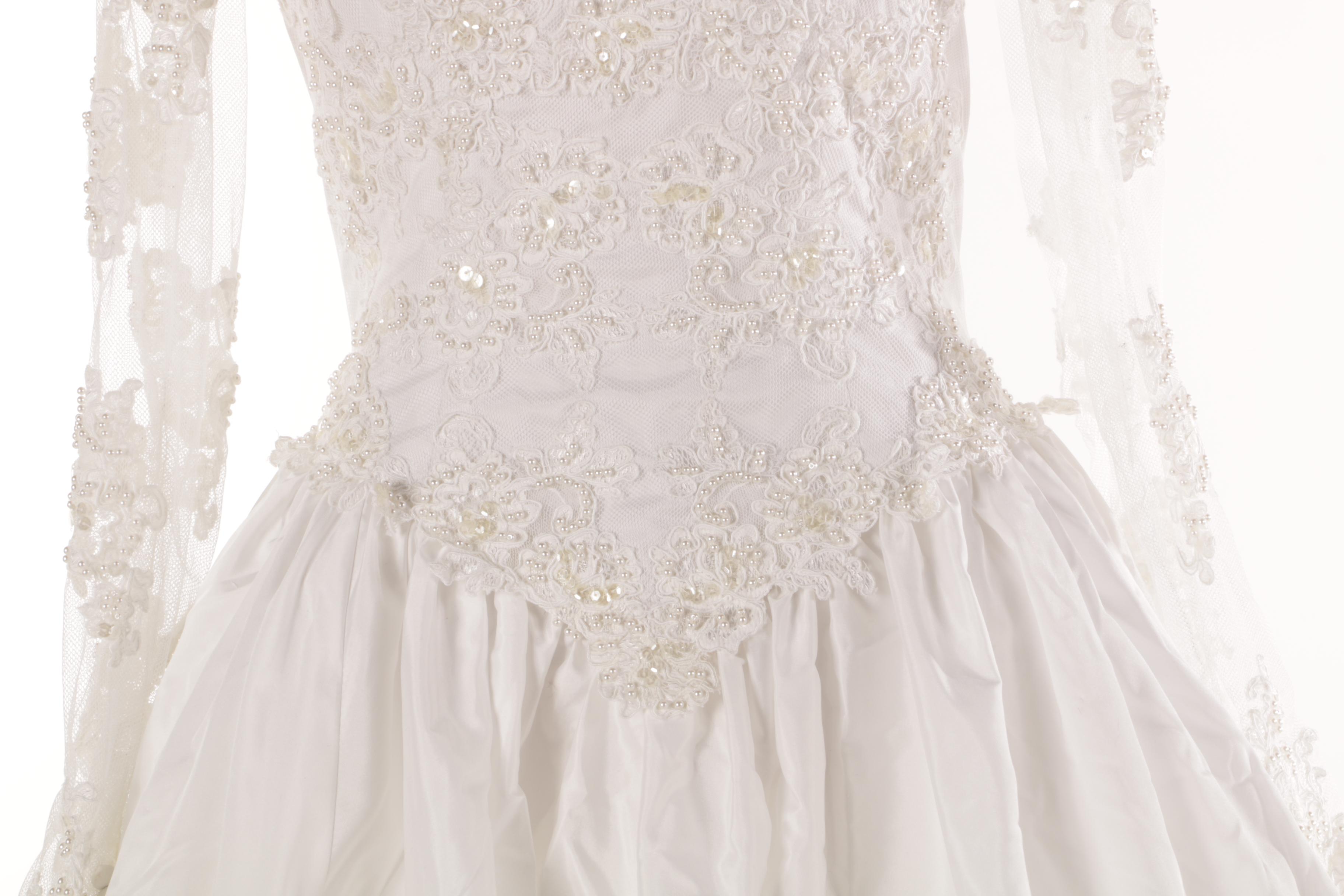 Vintage Basque Waist Wedding Gown with Chapel Train and Headpiece Veil