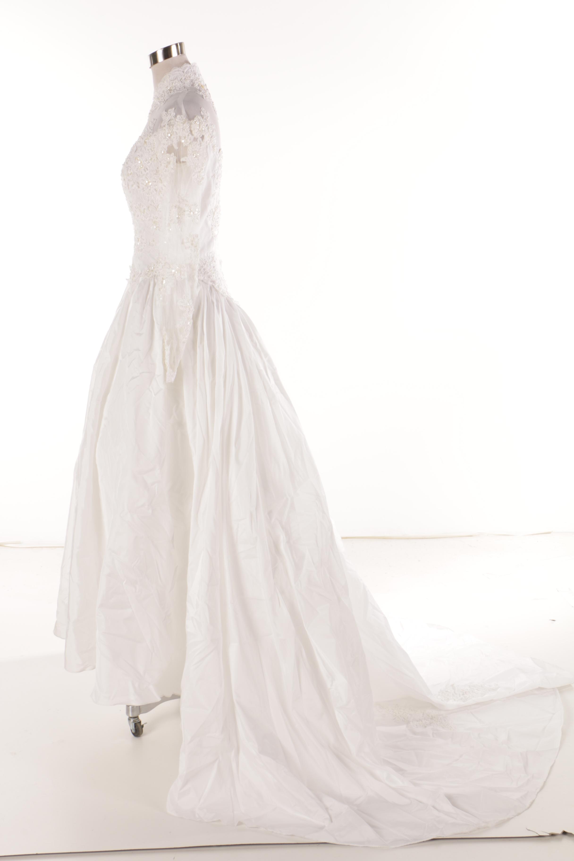 Vintage Basque Waist Wedding Gown with Chapel Train and Headpiece Veil