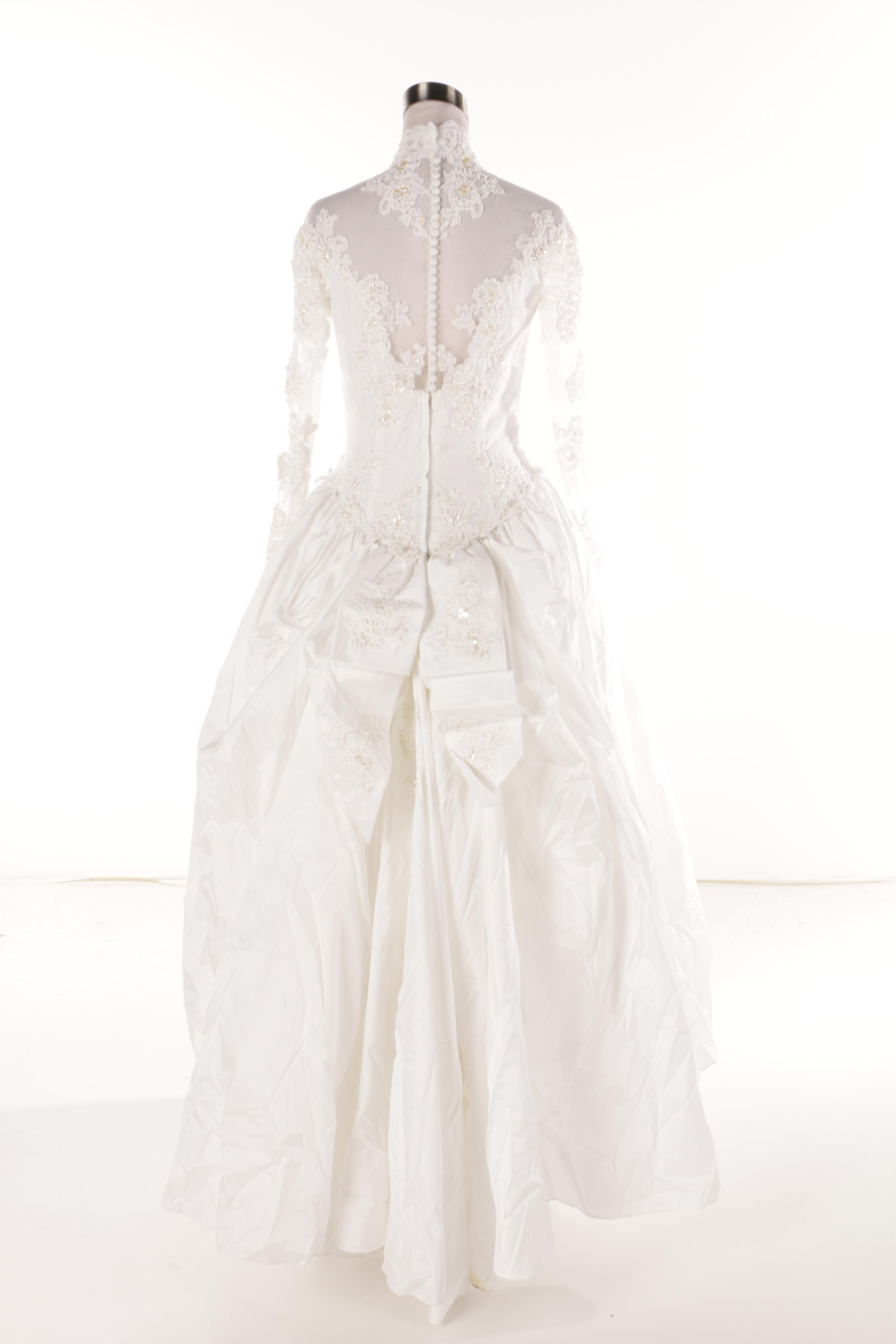 Vintage Basque Waist Wedding Gown with Chapel Train and Headpiece Veil