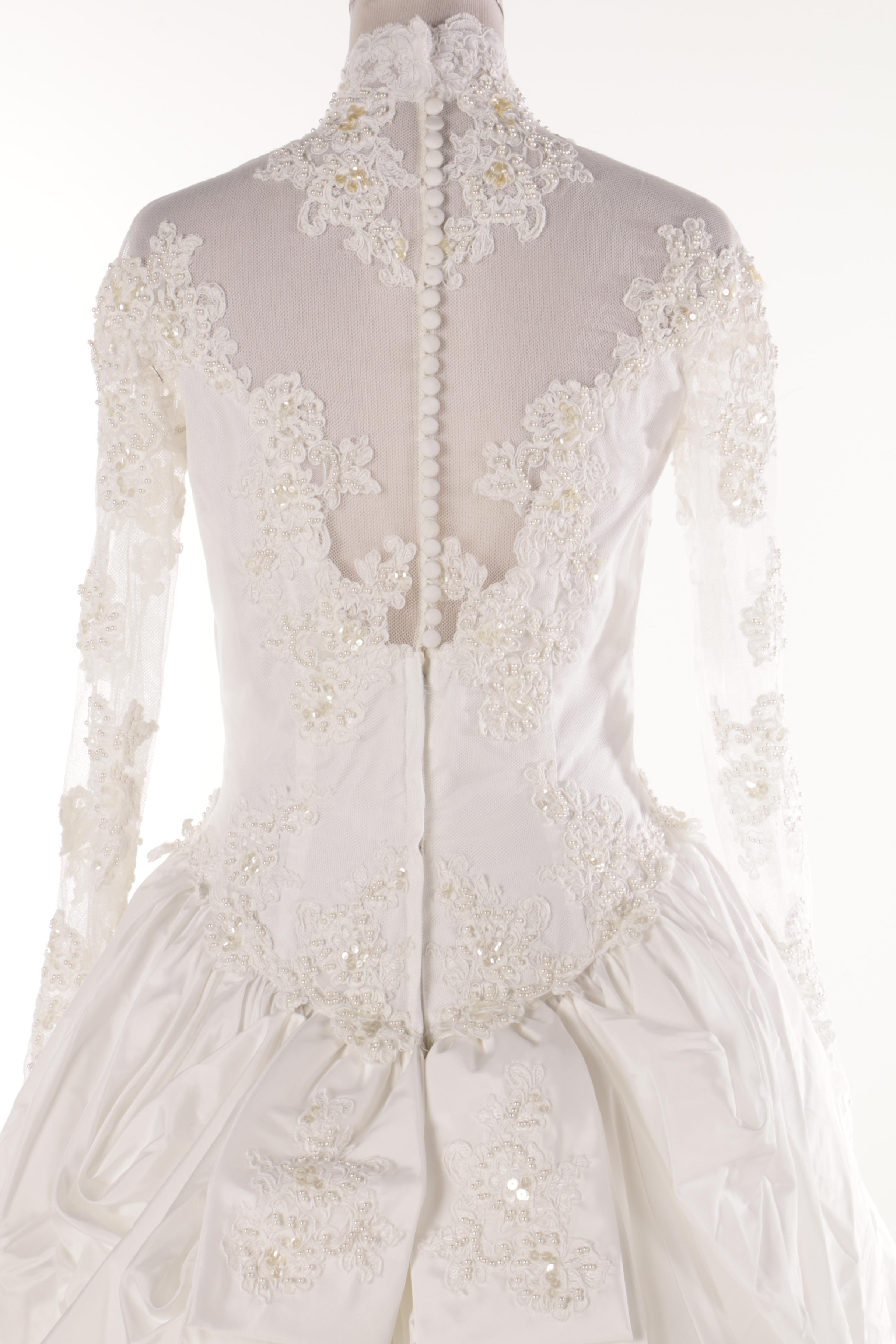 Vintage Basque Waist Wedding Gown with Chapel Train and Headpiece Veil