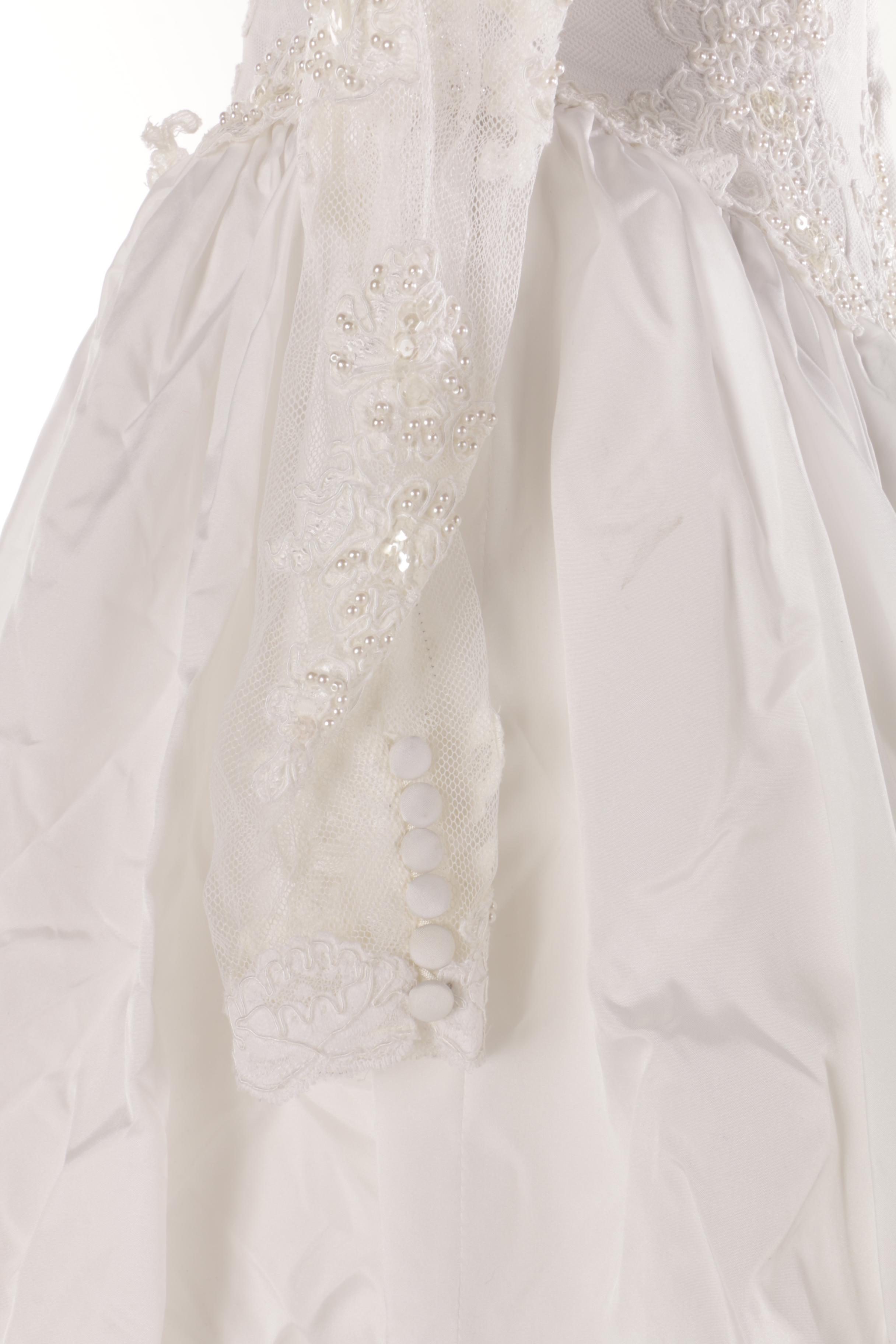 Vintage Basque Waist Wedding Gown with Chapel Train and Headpiece Veil