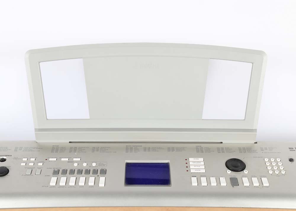 Yamaha YPG-625 Digital Mini-Grand Keyboard with Stool