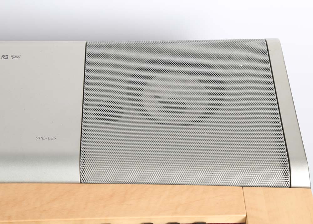 Yamaha YPG-625 Digital Mini-Grand Keyboard with Stool