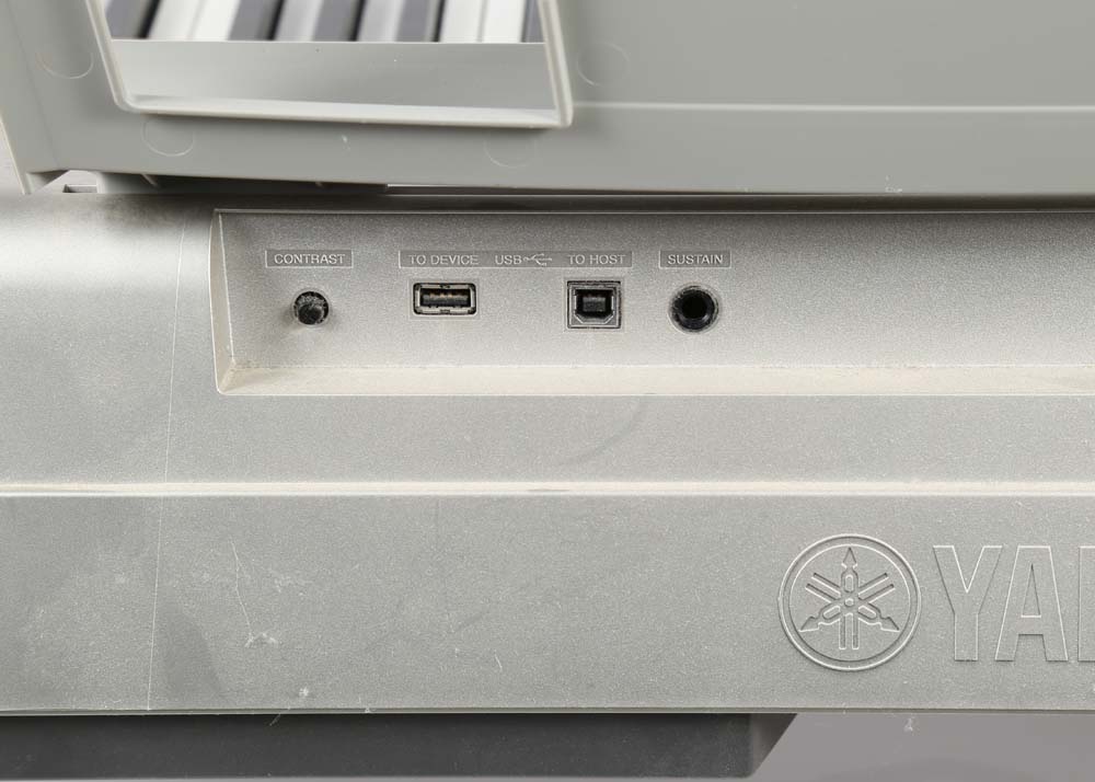 Yamaha YPG-625 Digital Mini-Grand Keyboard with Stool