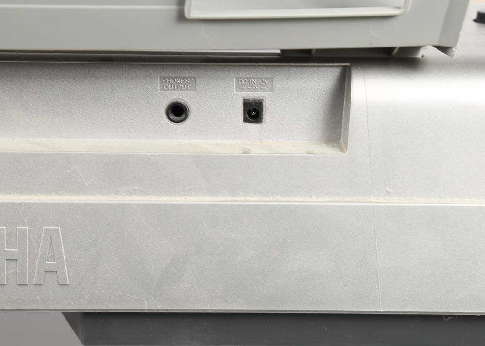 Yamaha YPG-625 Digital Mini-Grand Keyboard with Stool