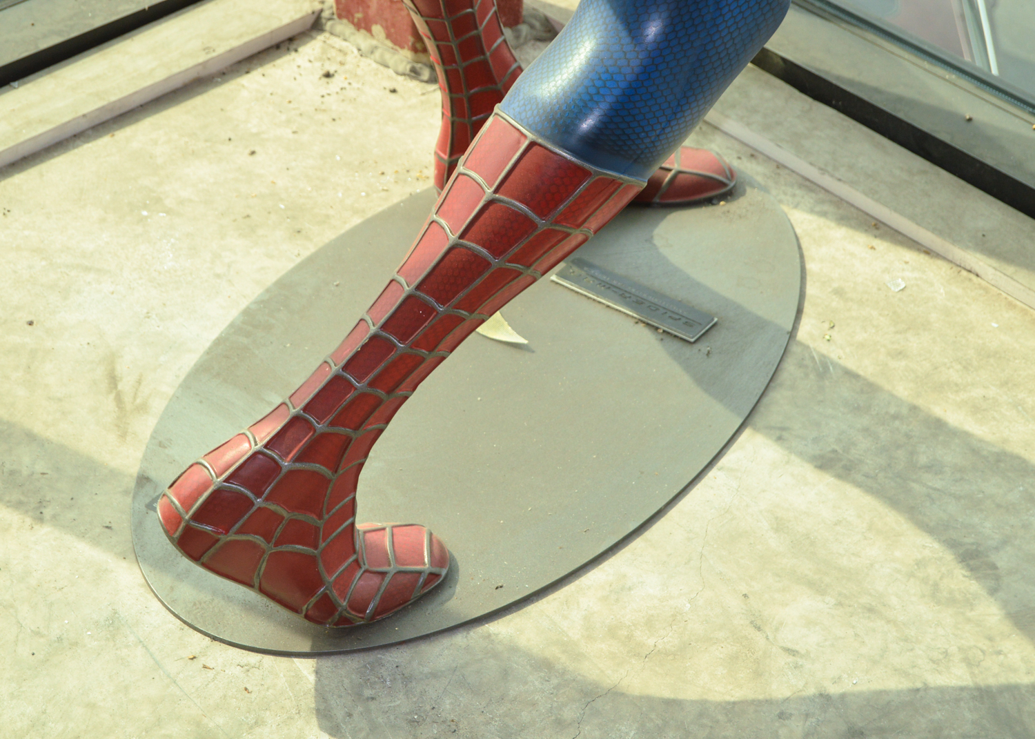 2001/2002 Blockbuster Limited Edition Life Size Spider-Man Replica