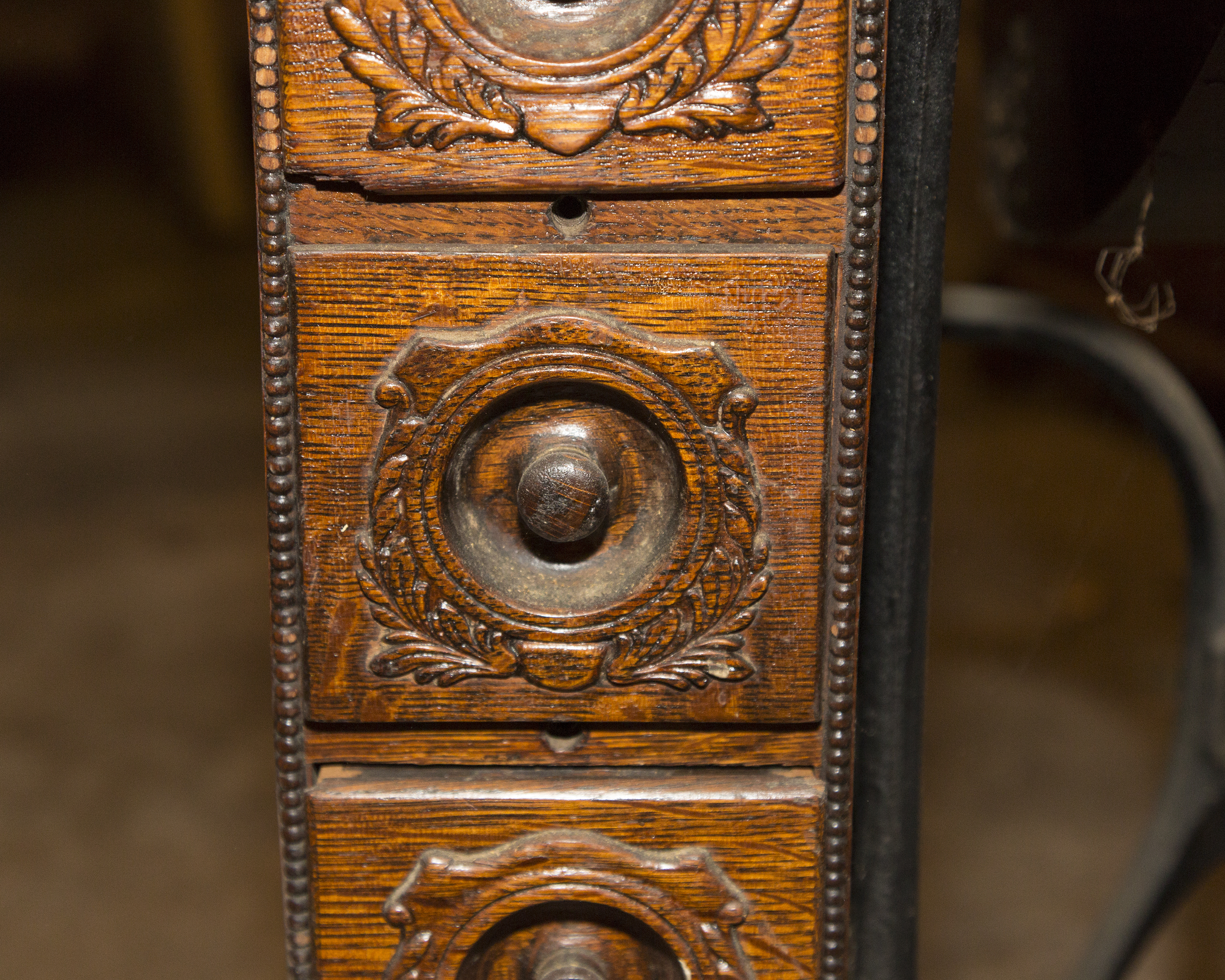 1910 Singer Sewing Machine and Tiger Oak Table