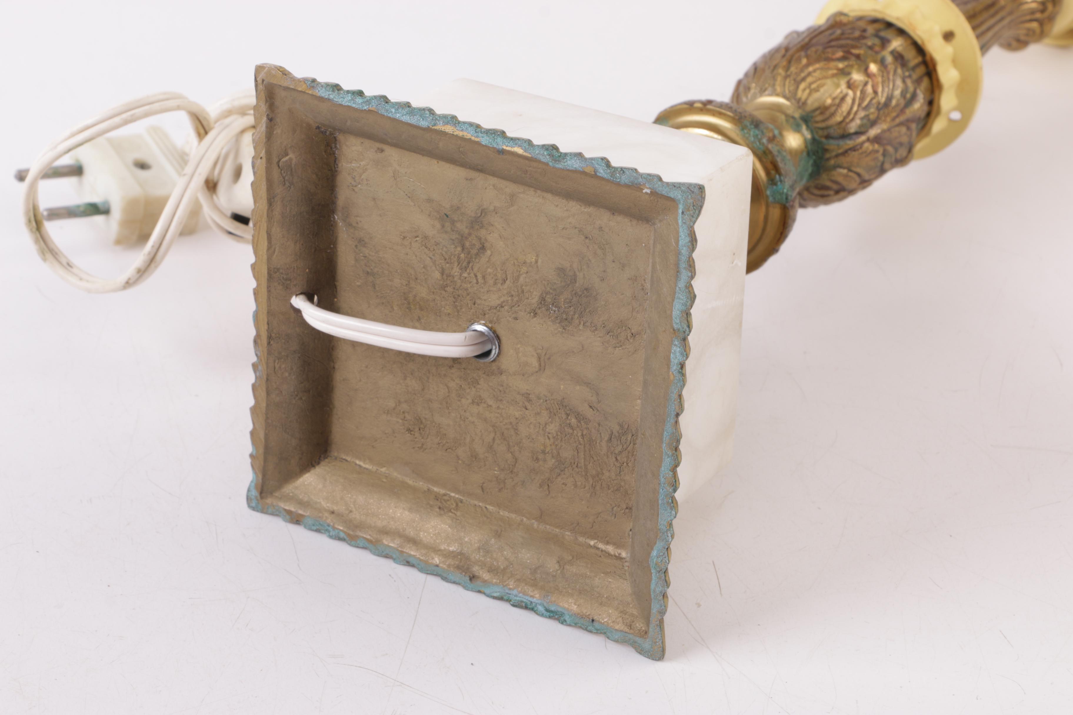 Pairing of Table Lamps