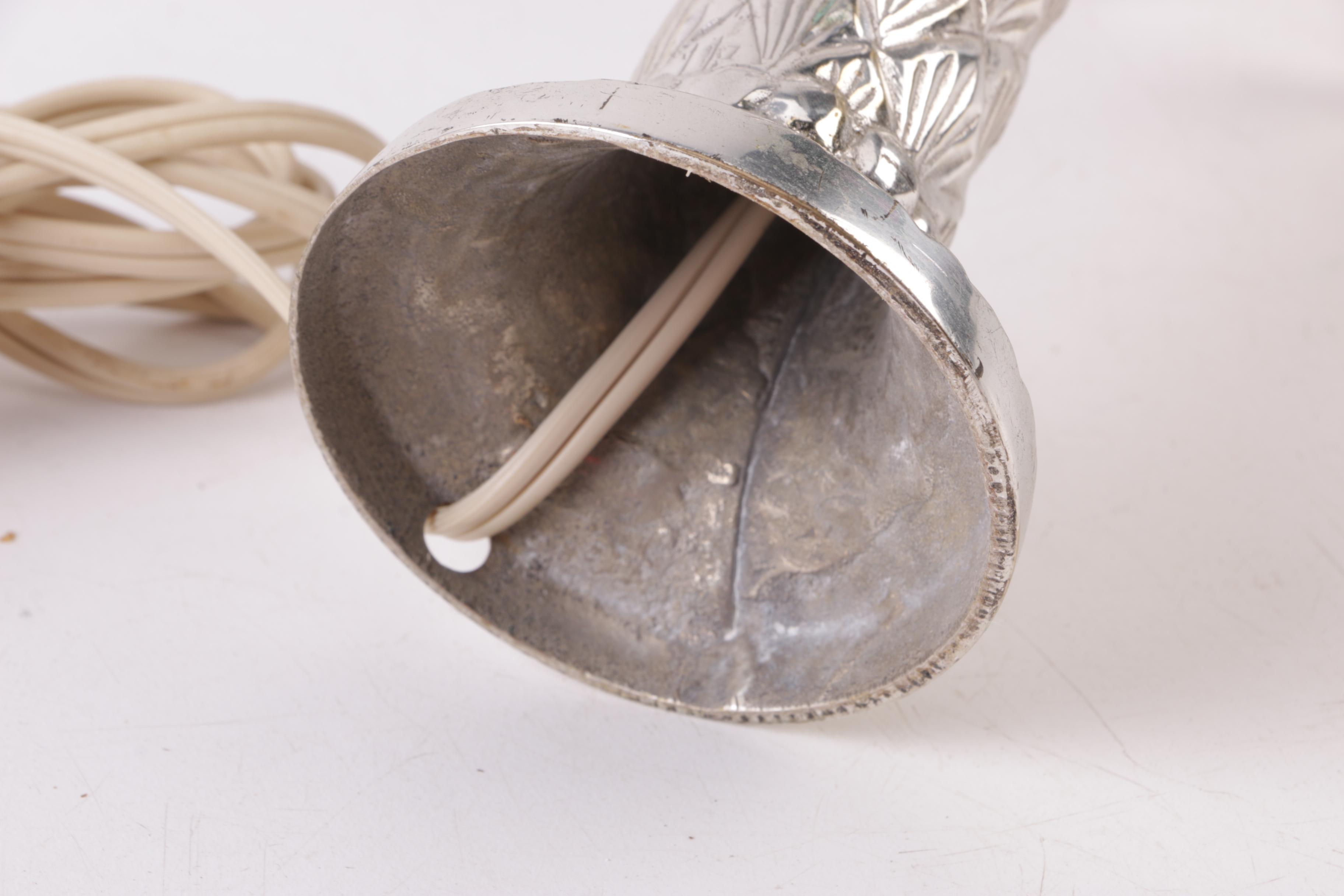 Pairing of Table Lamps