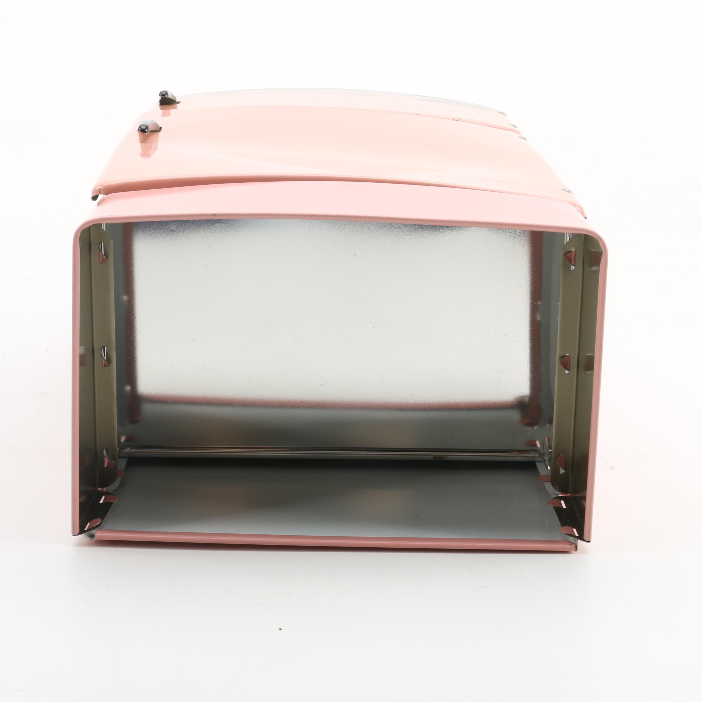 Vintage Wolverine Supply & Mfg. Co. Miniature Refrigerator and Stove