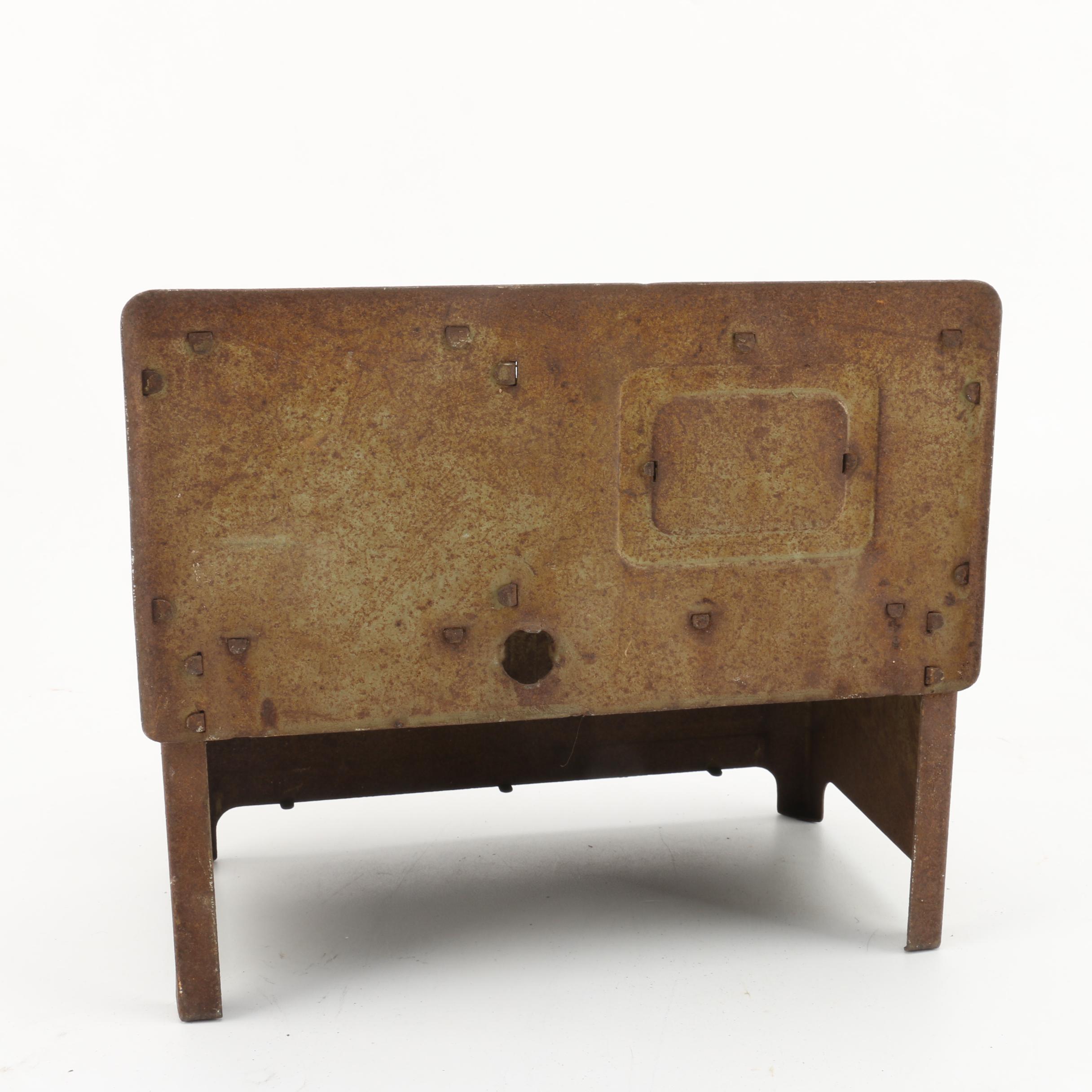 Vintage Wolverine Supply & Mfg. Co. Miniature Refrigerator and Stove