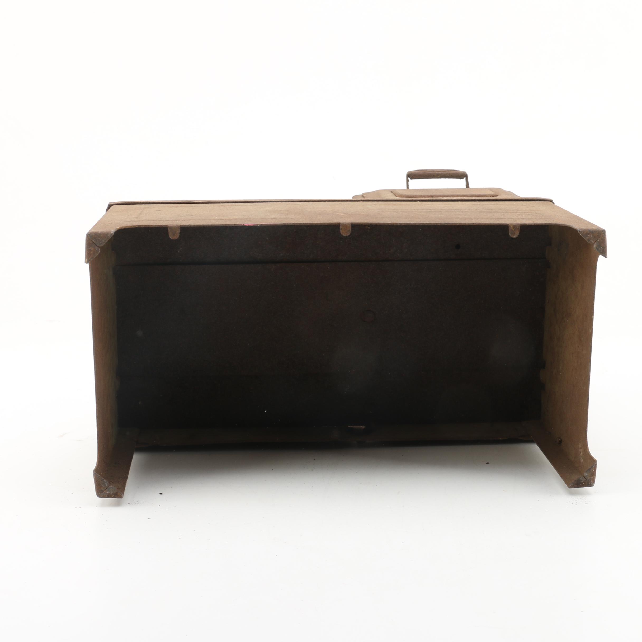 Vintage Wolverine Supply & Mfg. Co. Miniature Refrigerator and Stove