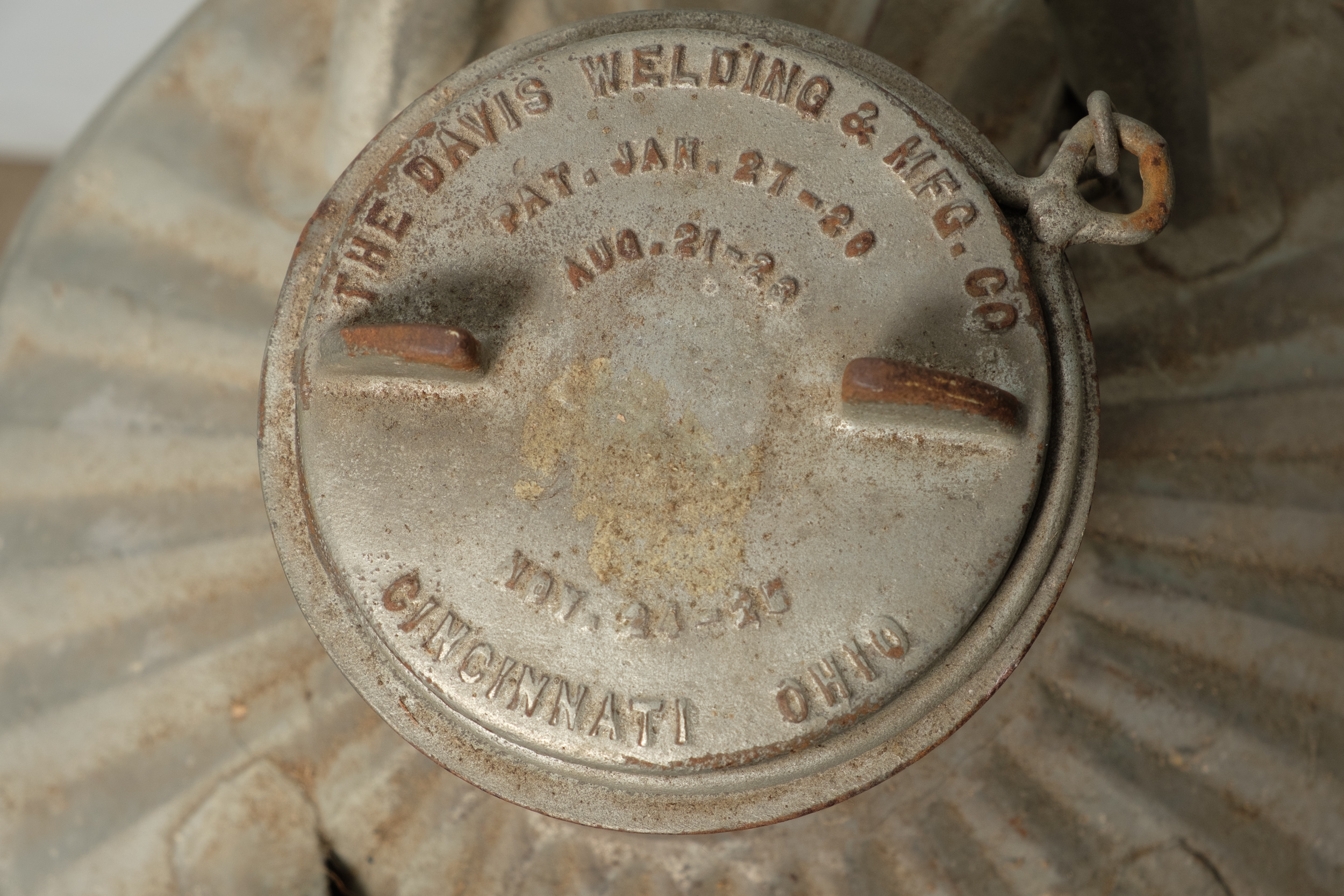 Vintage Davis Welding & Mfg. Co. Oil Can