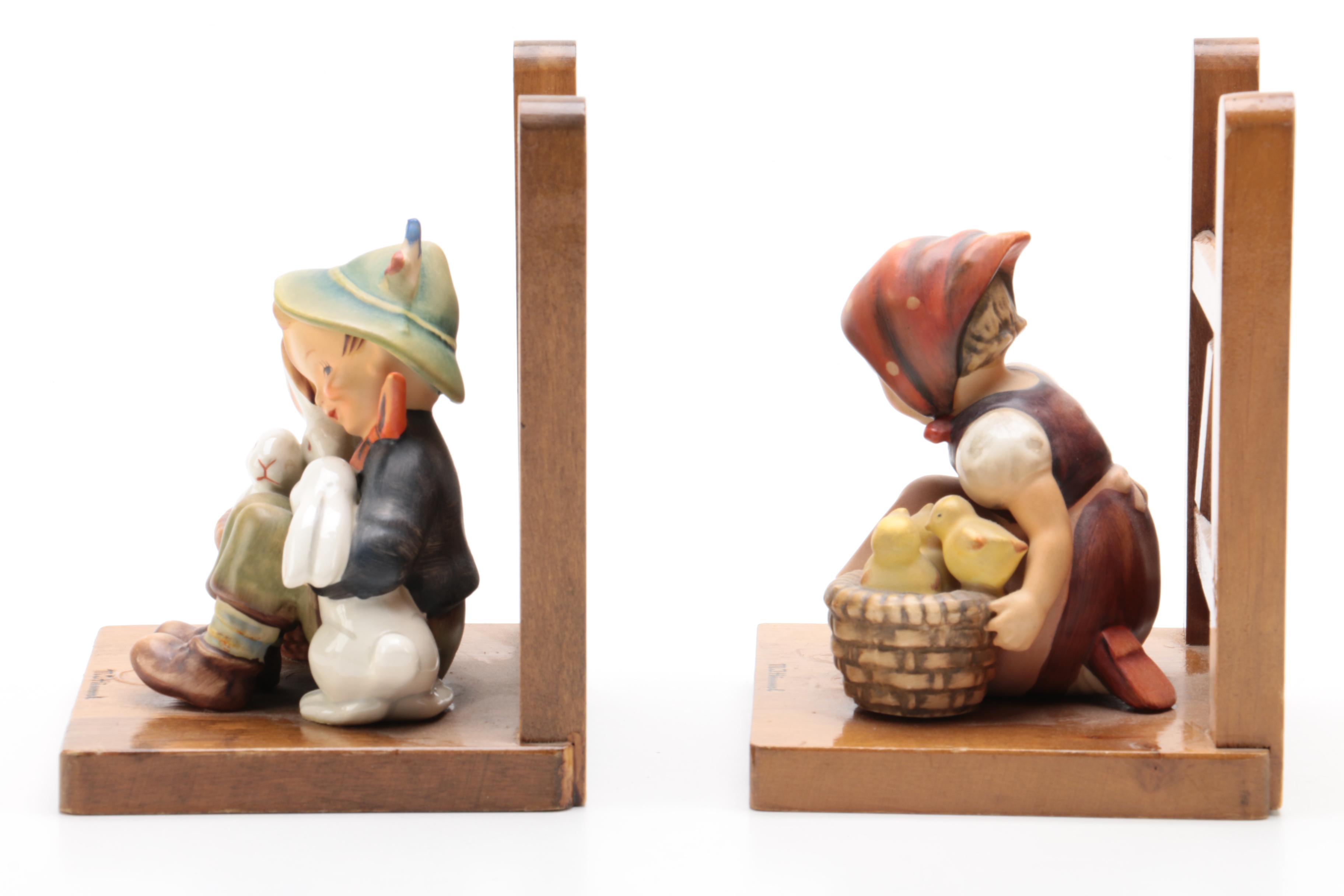 Hummel "Playmates" and "Chicks Girl" Wooden Stands