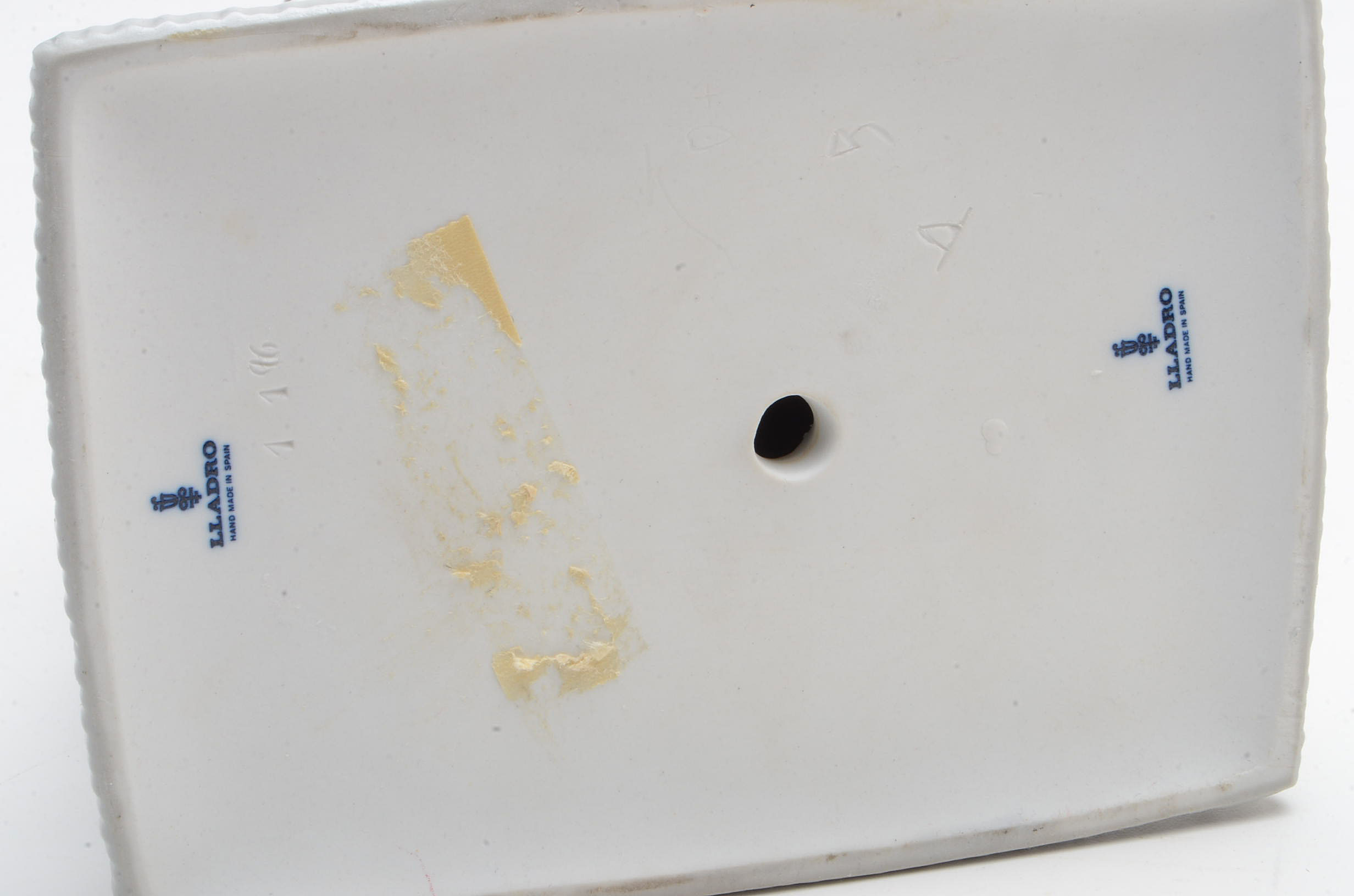 Lladró Figurine "Geisha Arranging Flowers"