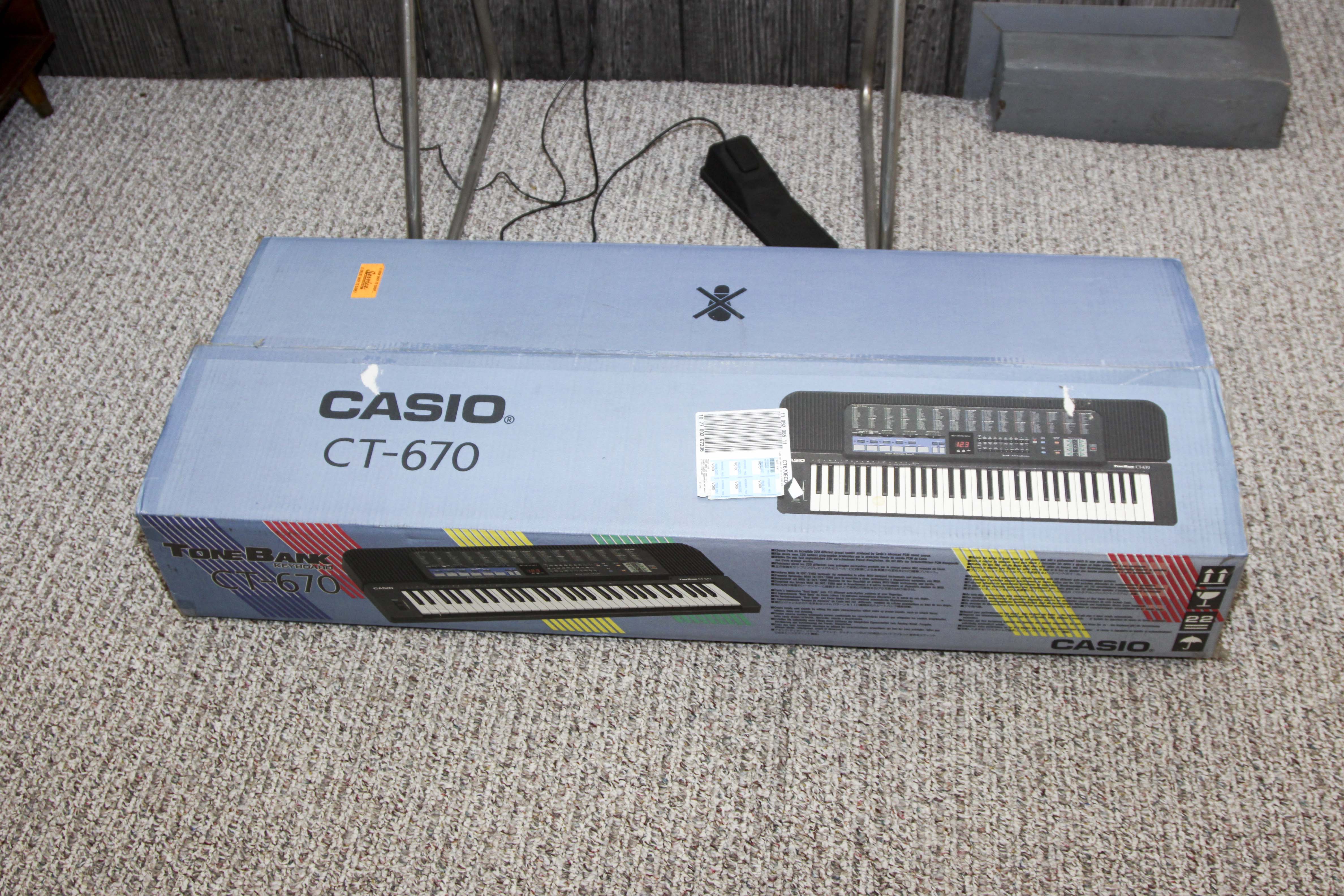 Casio CT-670 Tone Bank Keyboard