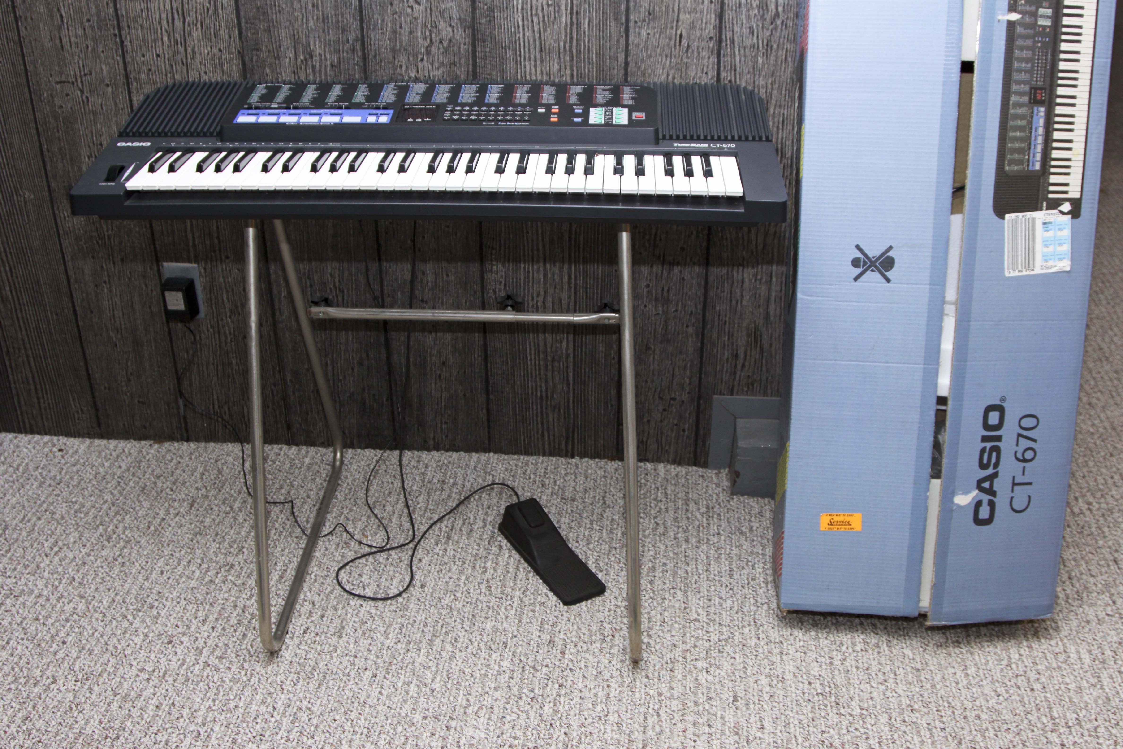 Casio CT-670 Tone Bank Keyboard