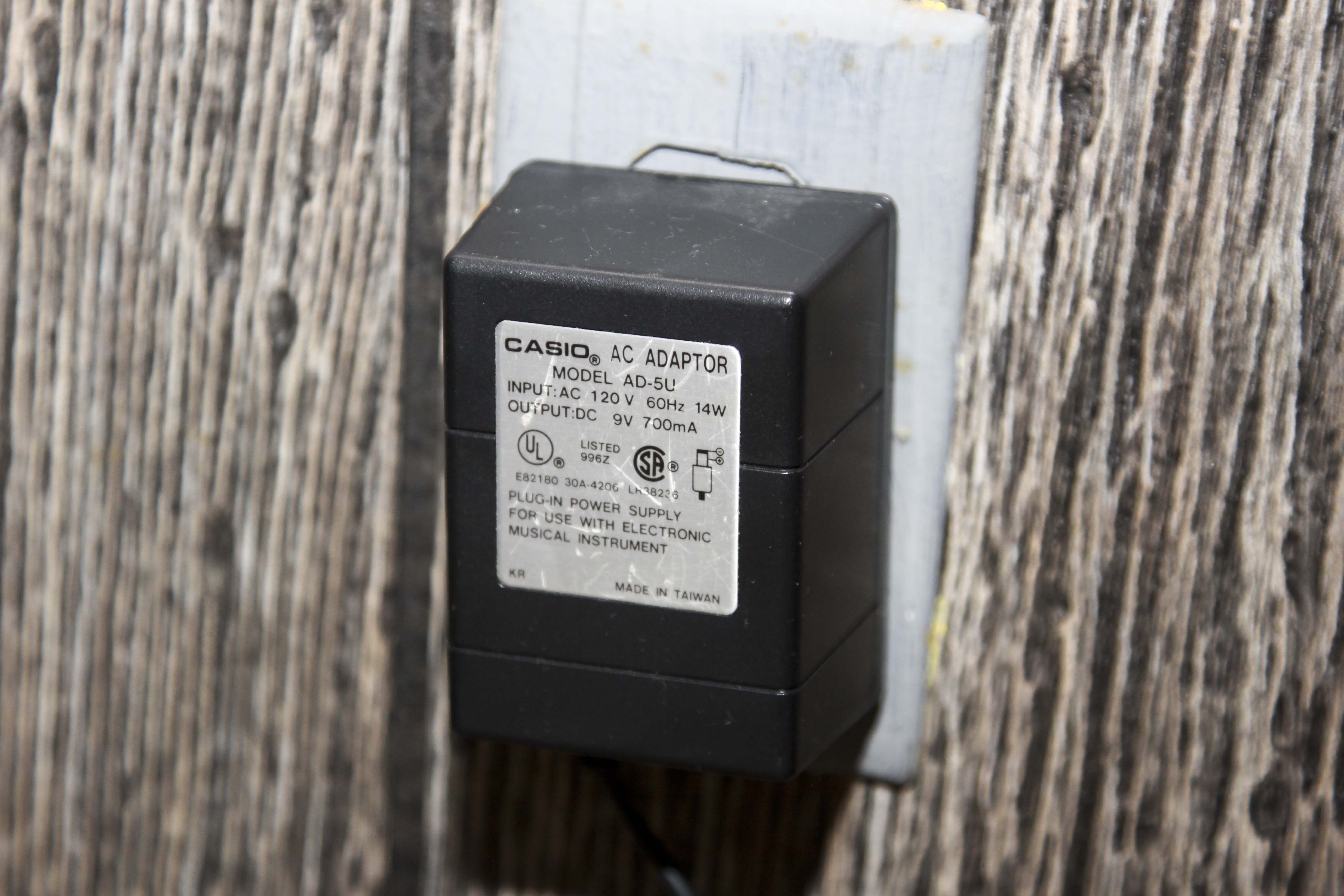 Casio CT-670 Tone Bank Keyboard