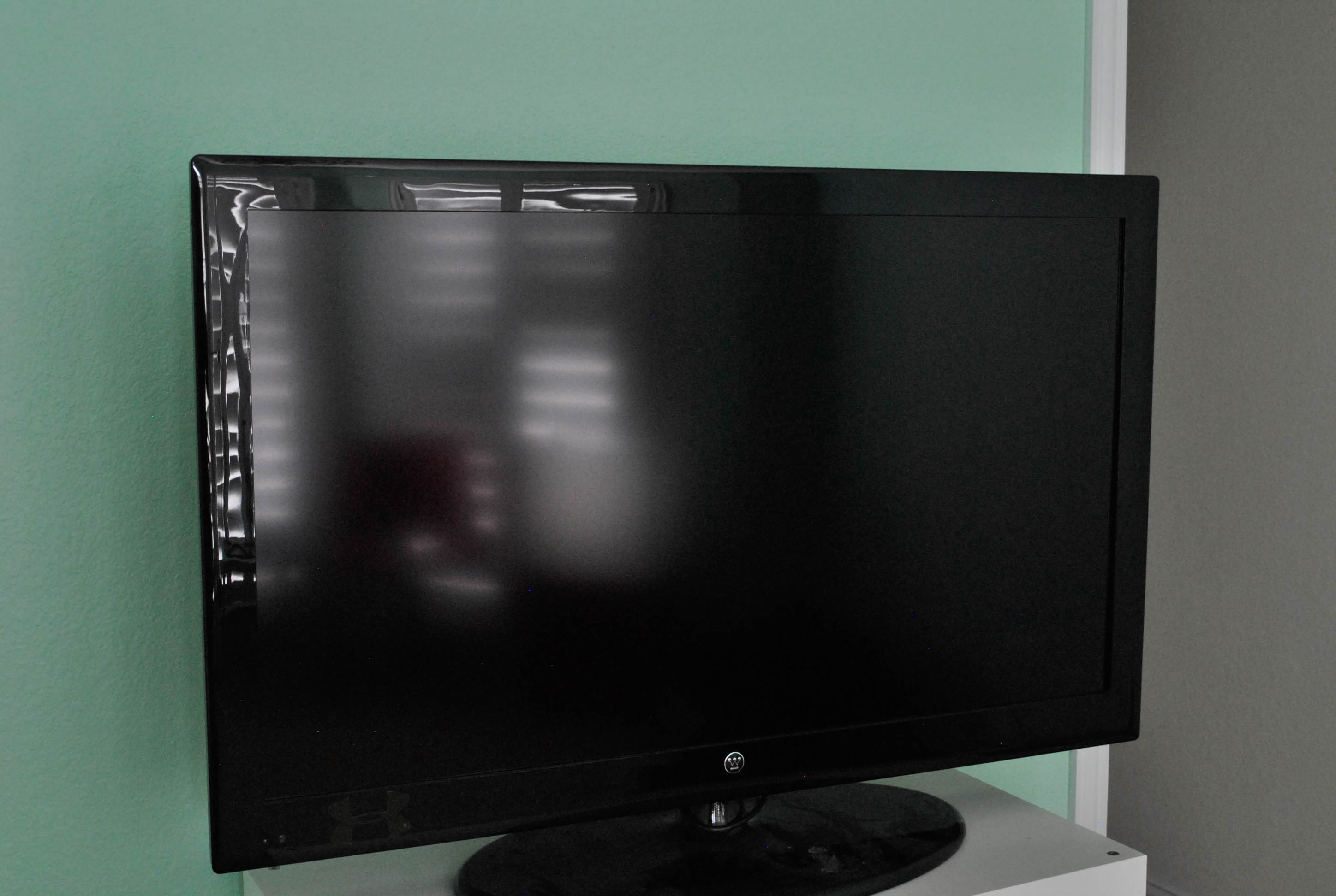 Westinghouse Model VR-4030 40" LCD Television