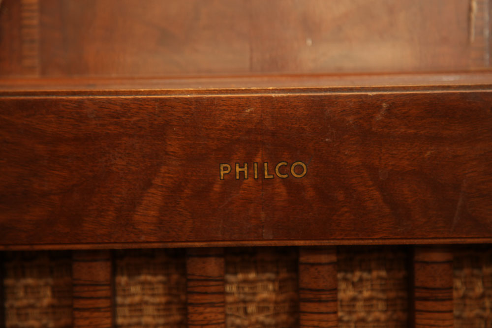Antique Philco 41-608 Model Phonograph Radio with Speaker and Manuals