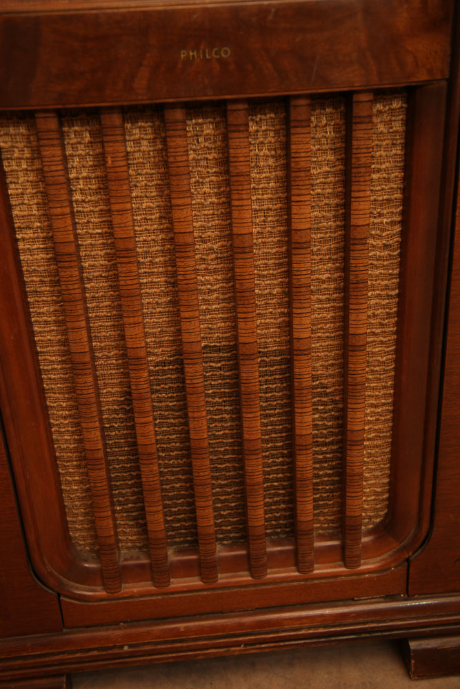 Antique Philco 41-608 Model Phonograph Radio with Speaker and Manuals