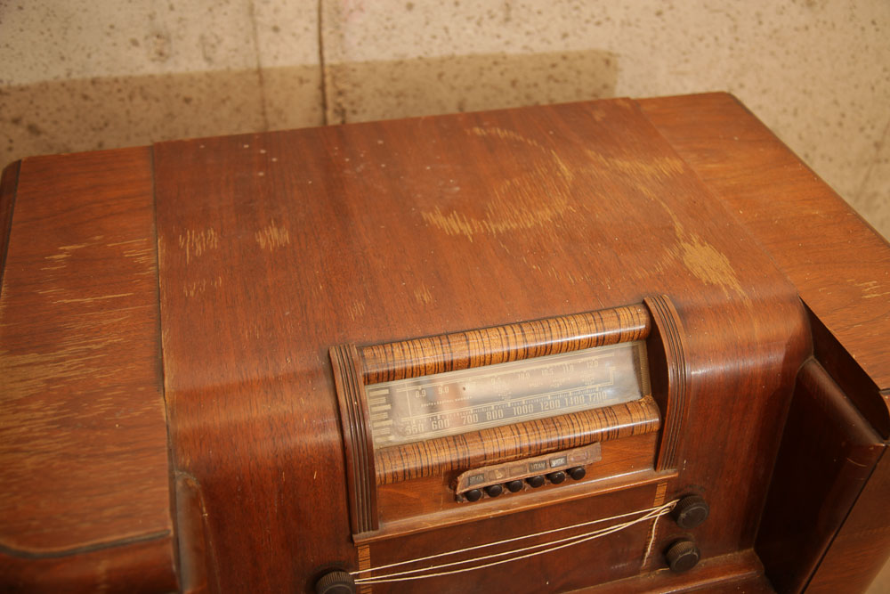 Antique Philco 41-608 Model Phonograph Radio with Speaker and Manuals