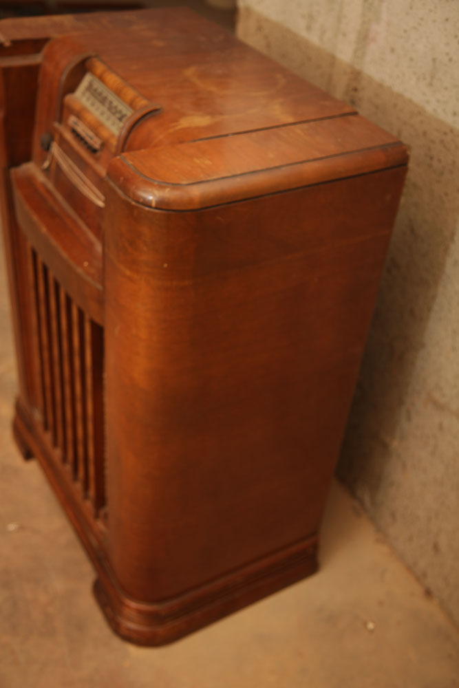 Antique Philco 41-608 Model Phonograph Radio with Speaker and Manuals