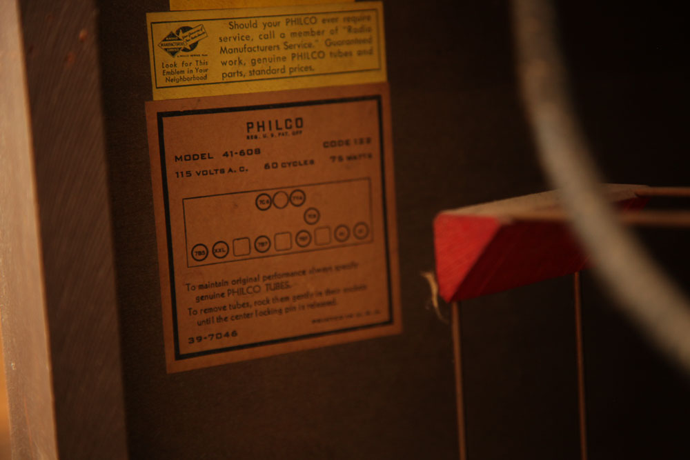 Antique Philco 41-608 Model Phonograph Radio with Speaker and Manuals