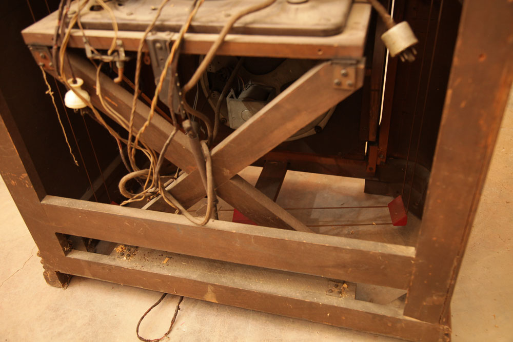 Antique Philco 41-608 Model Phonograph Radio with Speaker and Manuals