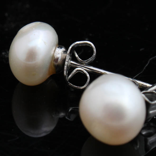 Freshwater Pearl Necklace and Earrings