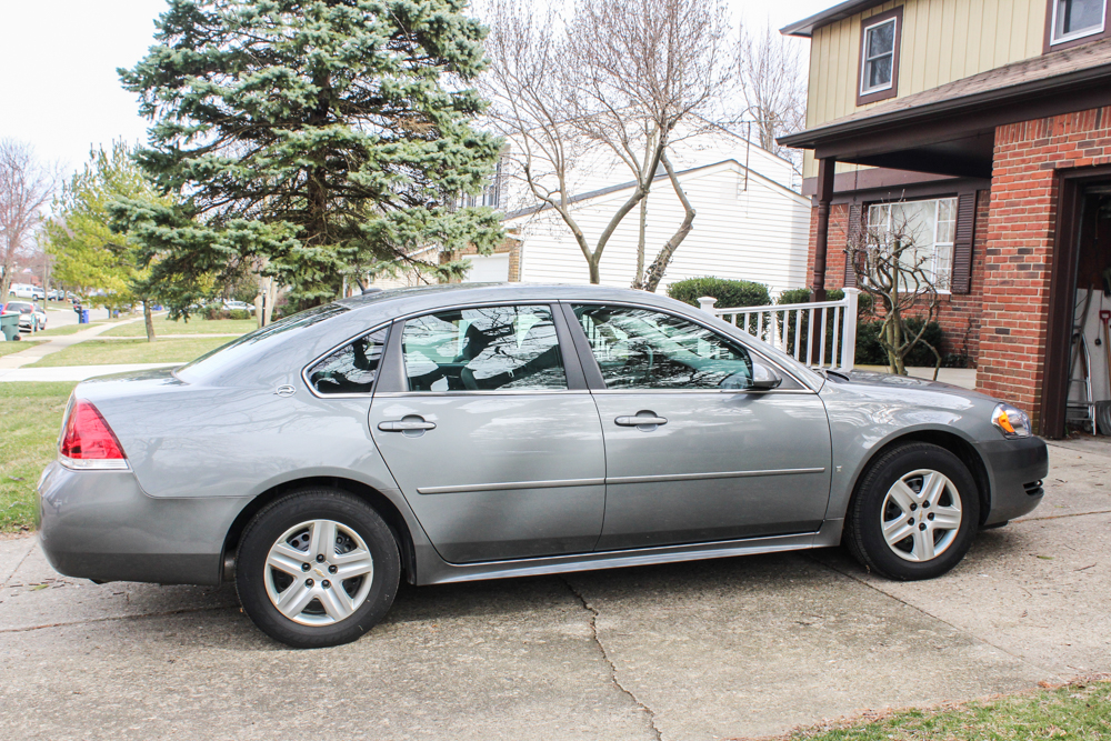 2009 Chevrolet Impala Mid-Size Sedan
