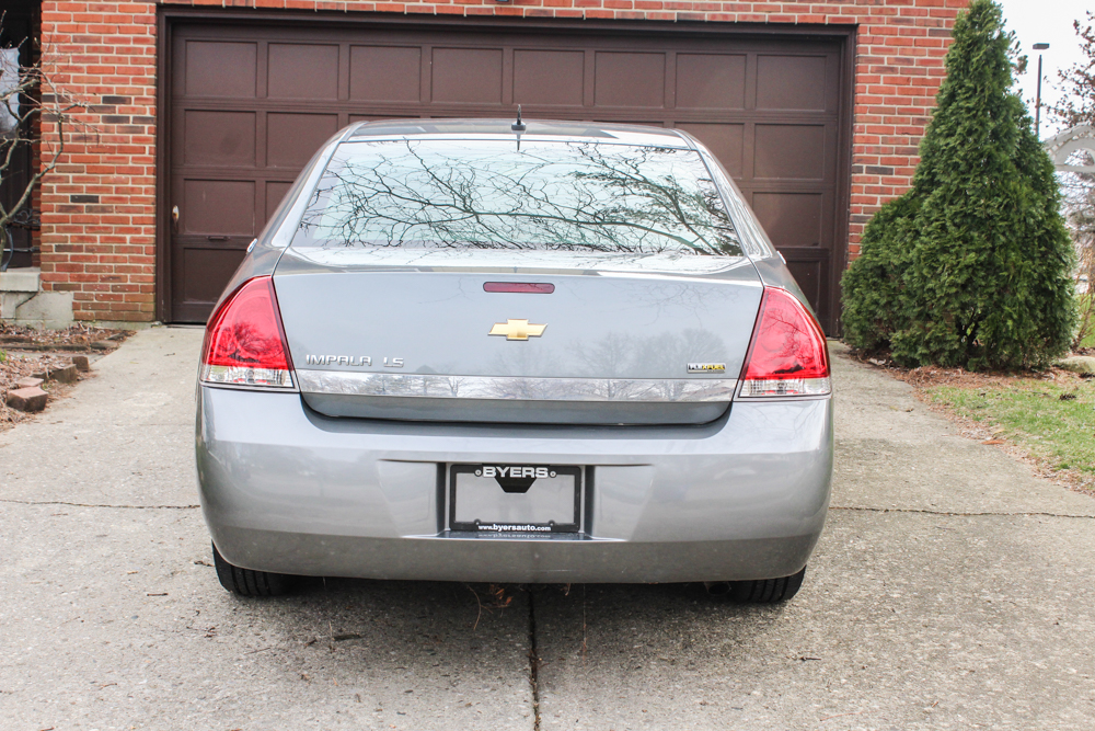 2009 Chevrolet Impala Mid-Size Sedan