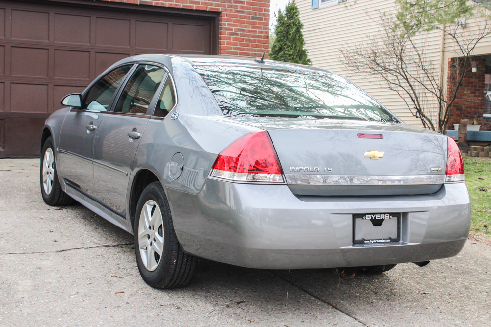 2009 Chevrolet Impala Mid-Size Sedan