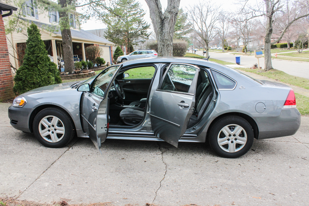 2009 Chevrolet Impala Mid-Size Sedan